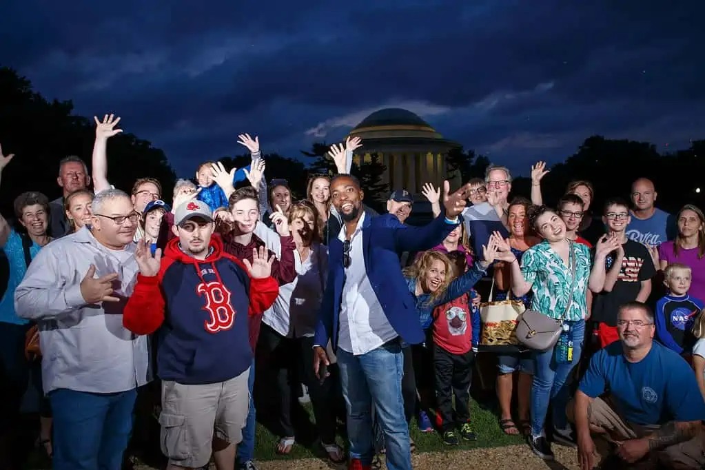 The U.S. Navy Memorial, White House, and Capitol Building Night Tour