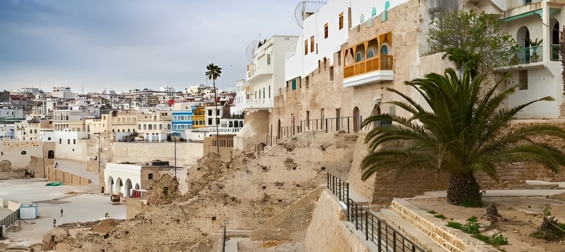 Tangier day tour with bazaar shopping and lunch from Malaga