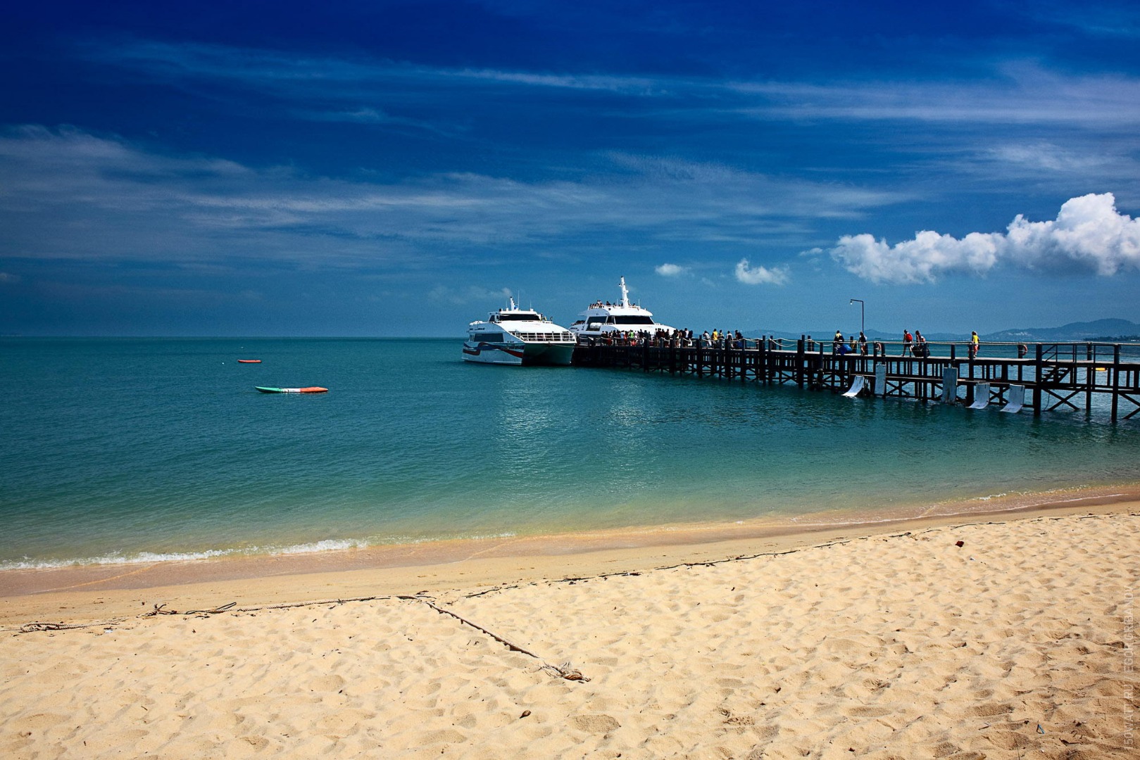 Ferry Ticket between Koh Samui (Pralarn Pier) and Chumphon (Thung Makham Noi Pier) by Lomprayah 