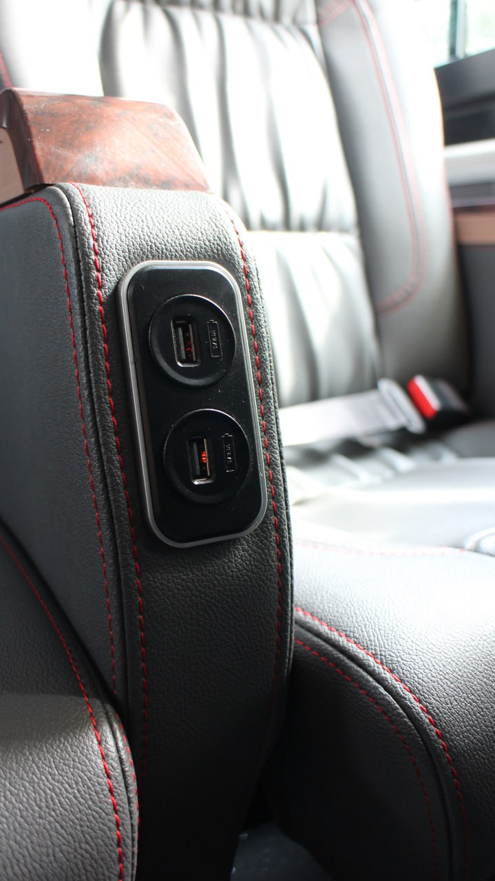 Manila - Baguio Bus by Solid North