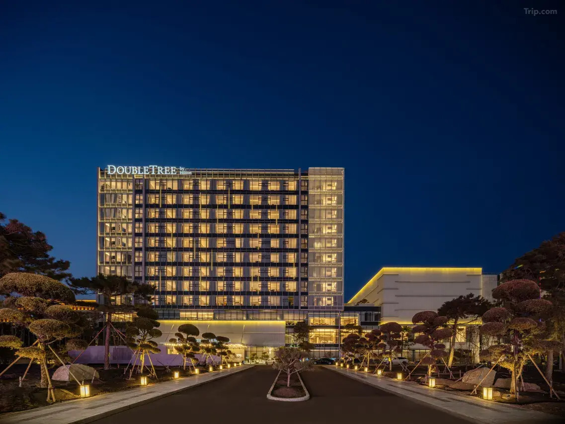 DoubleTree by Hilton Yanji Accommodation Package | Christmas Price Unchanged