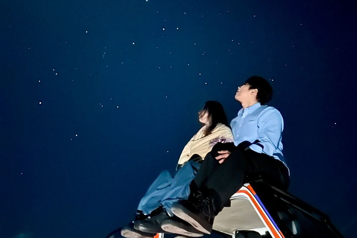 Get nice and interesting photos and watch the stars at night before sunrise