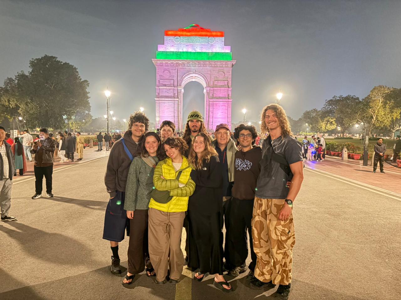 Delhi Night Tour: India Gate, Birla Mandir, CP & Bangla Sahib