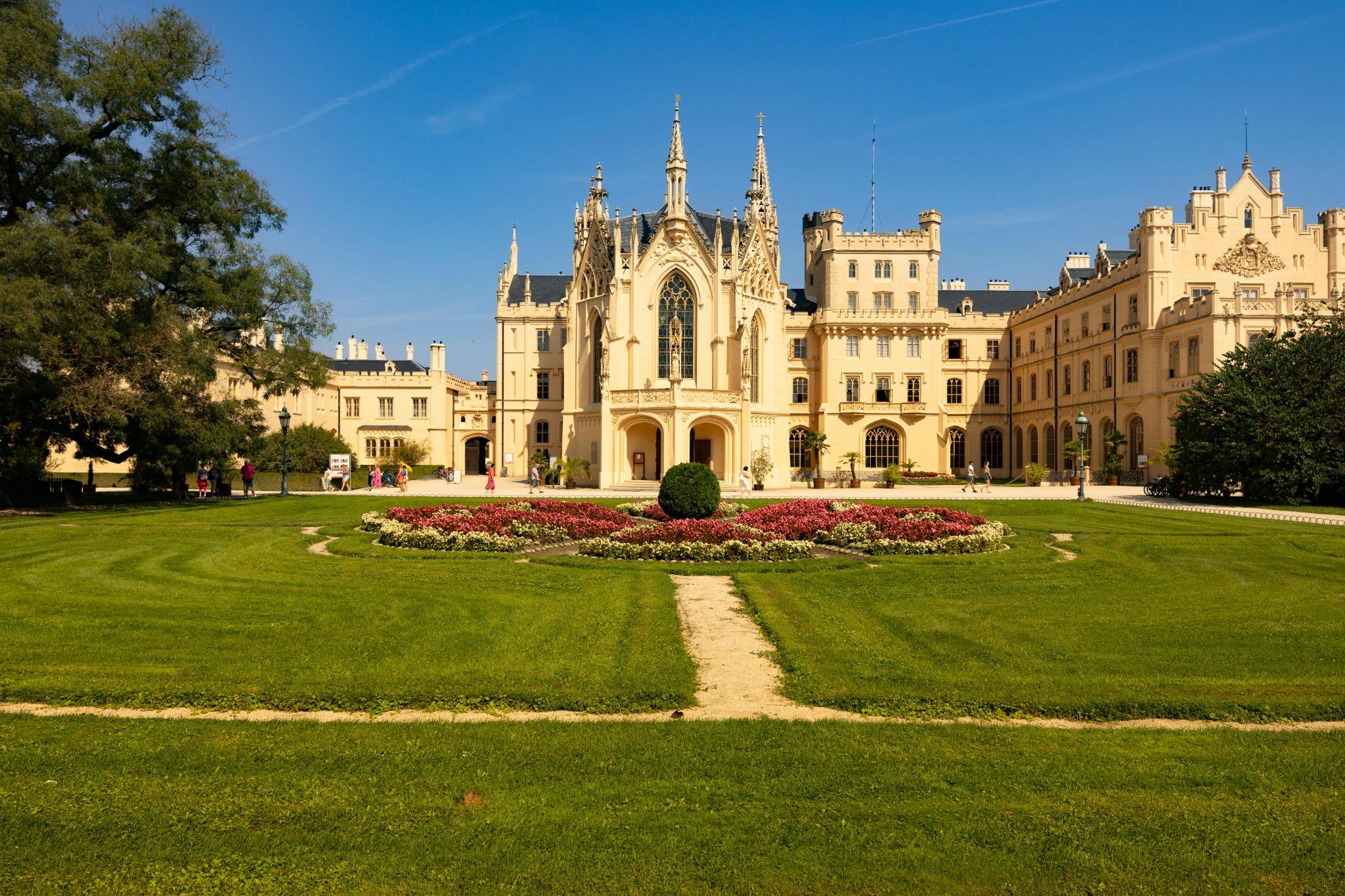 Lednice, Valtice and Brno Moravia Tour from Vienna