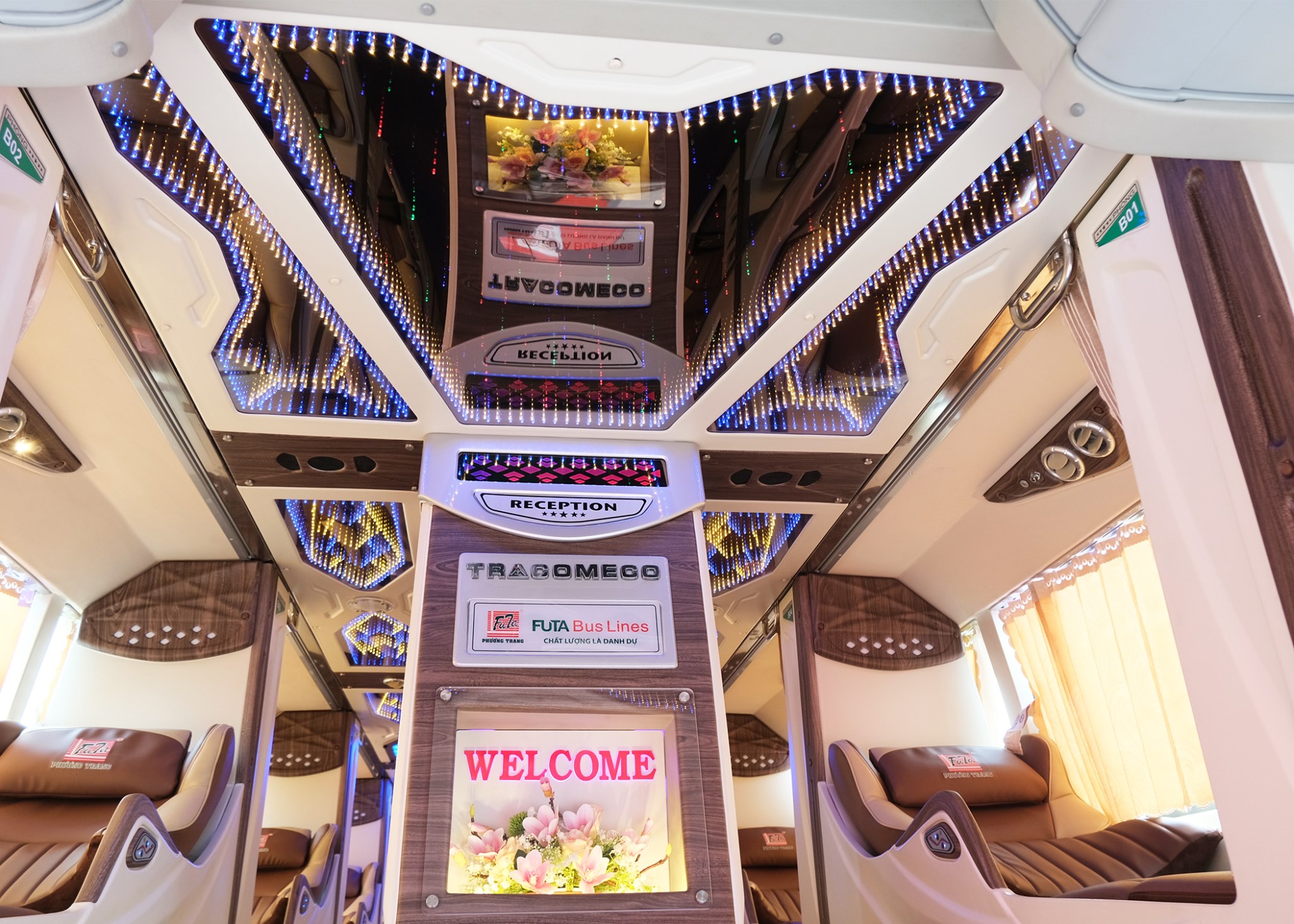 Phuong Trang - Futa Bus VIP 34-Sleeper Bus: 3 rows, 2 floors. Bed Dimension: 172 x 50 cm