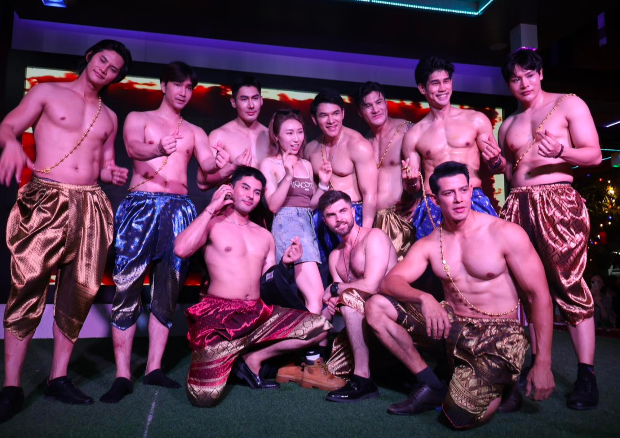 Female Friendly tour - Bubble in the Forest & Handsome boy show