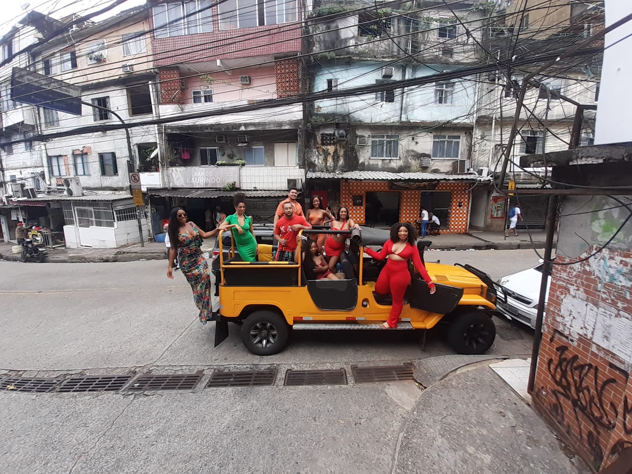 Favela Tour by Jeep Adventure