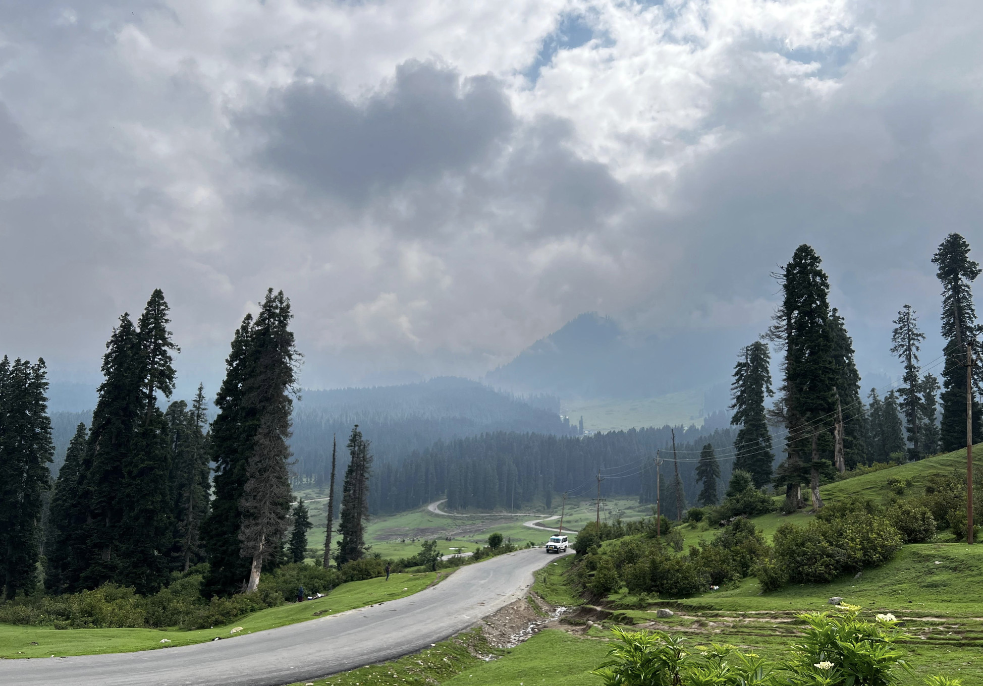 From Srinagar: Private Day Trip to Doodhpathri in AC Car