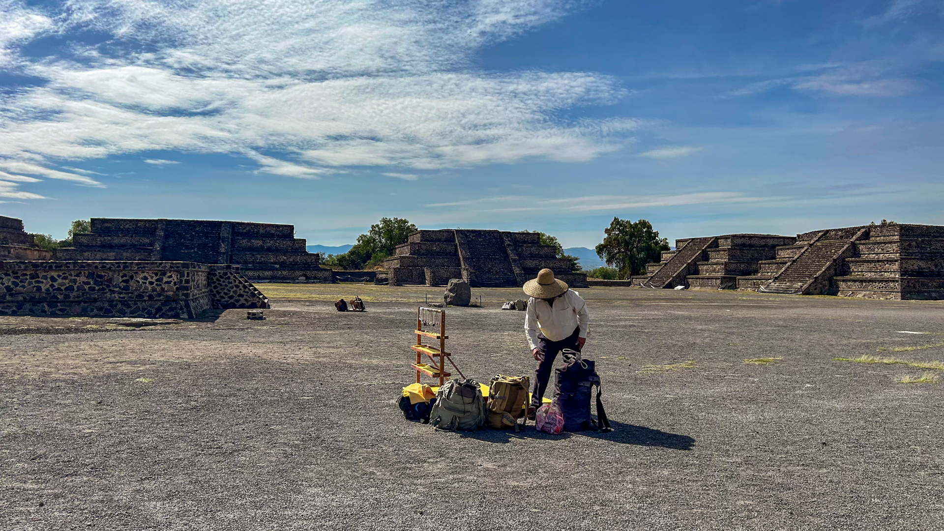 Skip-the-line ticket to Teotihuacan