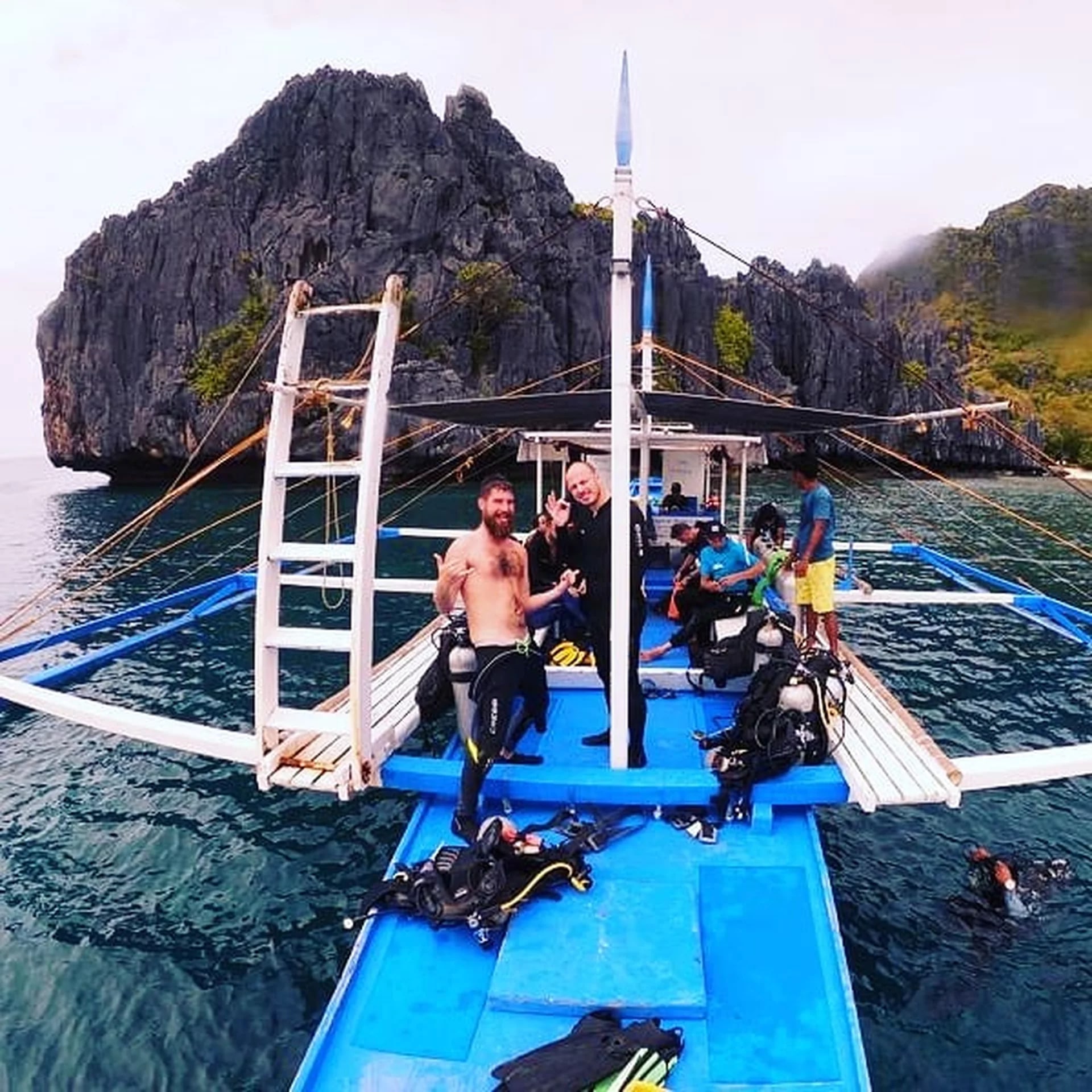 愛妮島 PADI 潛水中心進階潛水課程