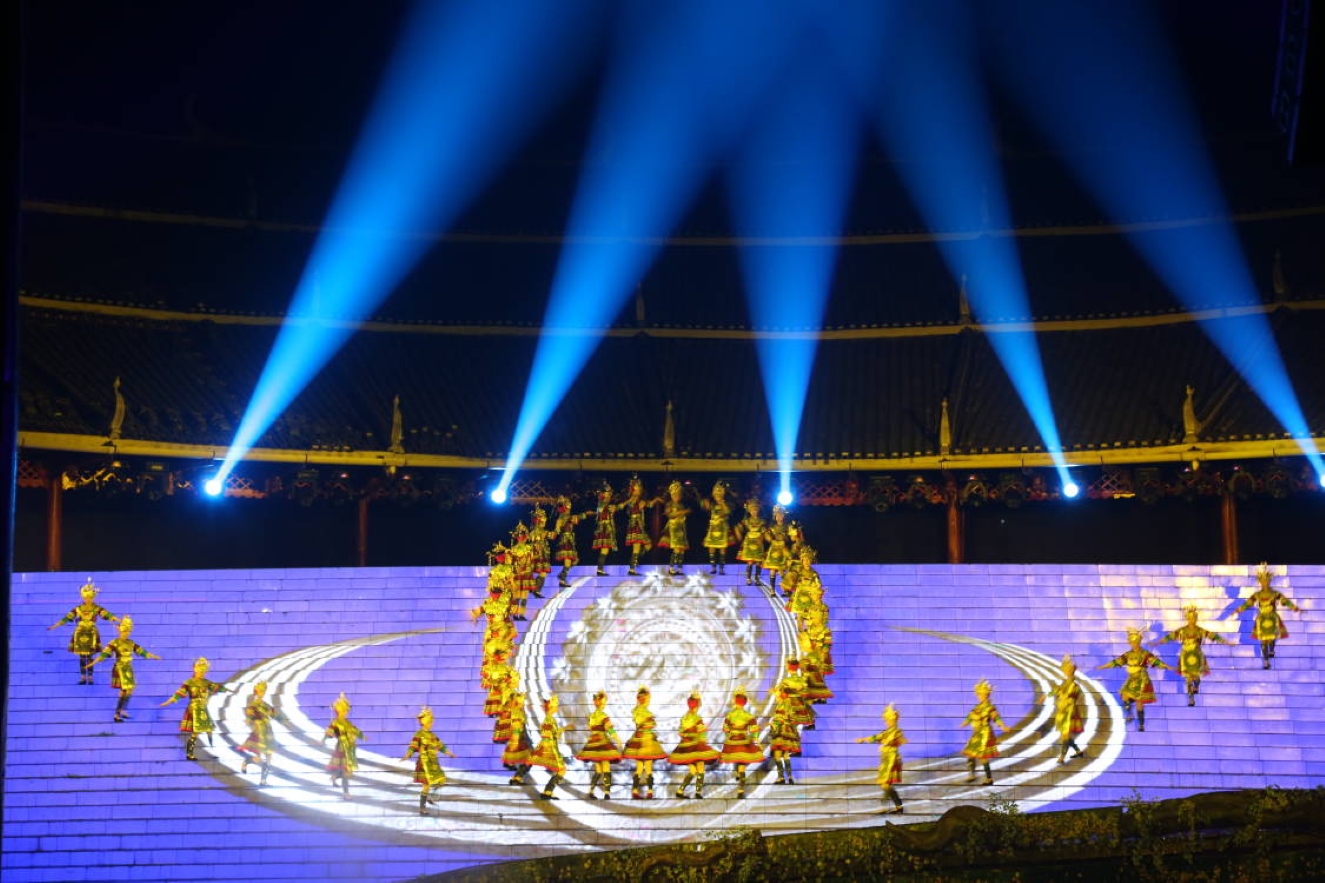 精湛的演技，無論是一顰一笑，還是舉手投足間，都把侗家兒女的純真、熱情以及坐妹這一傳統習俗裡蘊含的細膩情感詮釋得入木三分