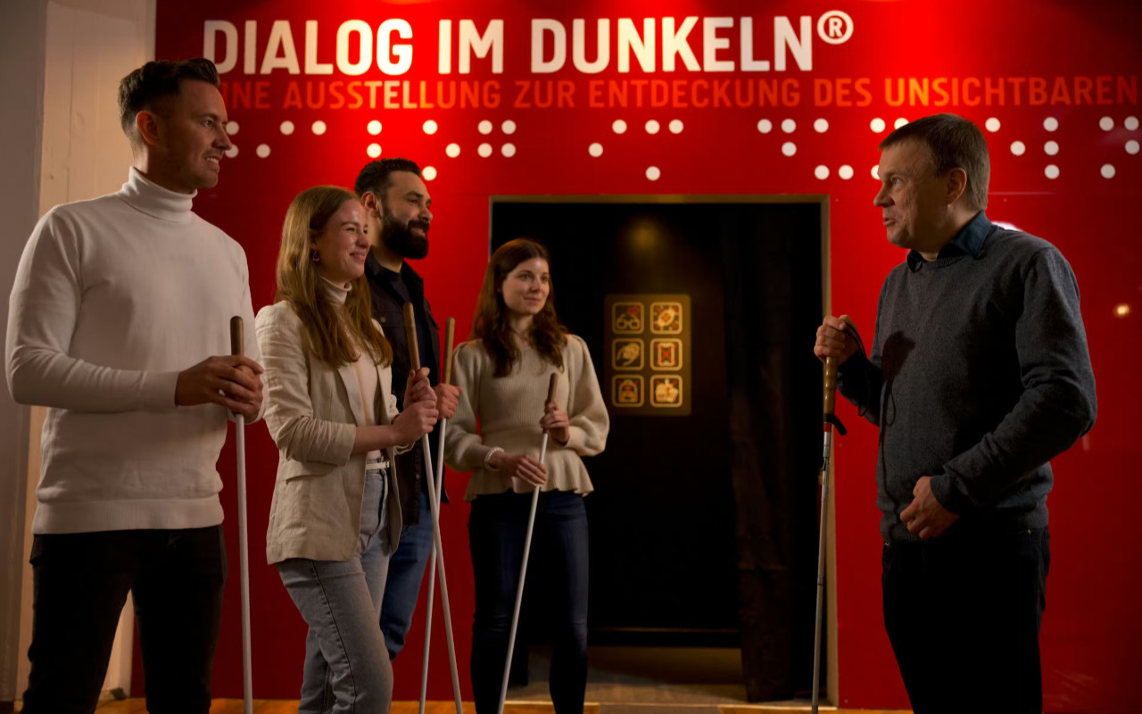 Dialogue in the Dark & Dialogue Lab Experience