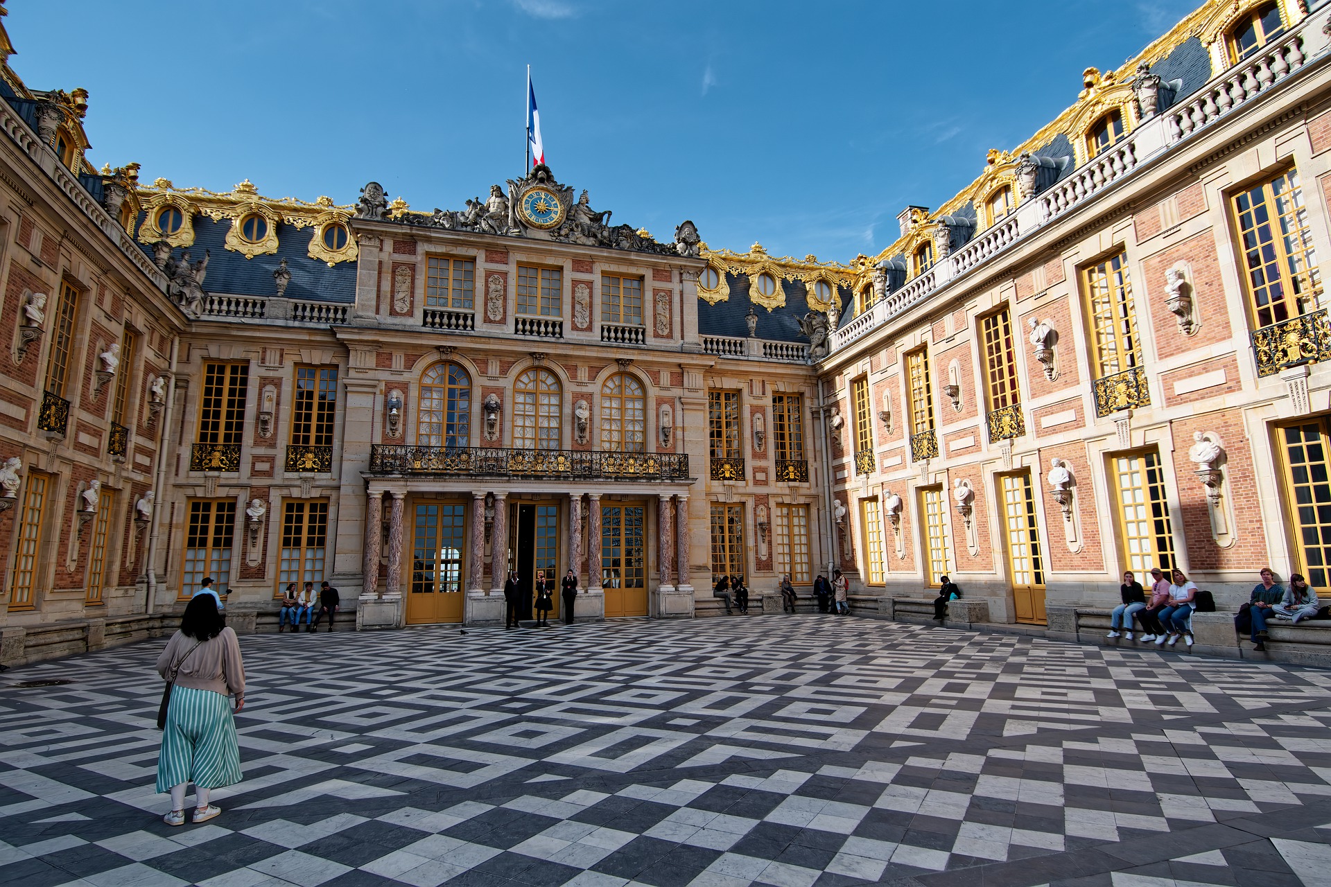 Giverny, Monet's Gardens, and Versailles Tour from Paris