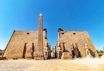 Day Trip from Hurghada to Luxor-Kings Valley small group by van