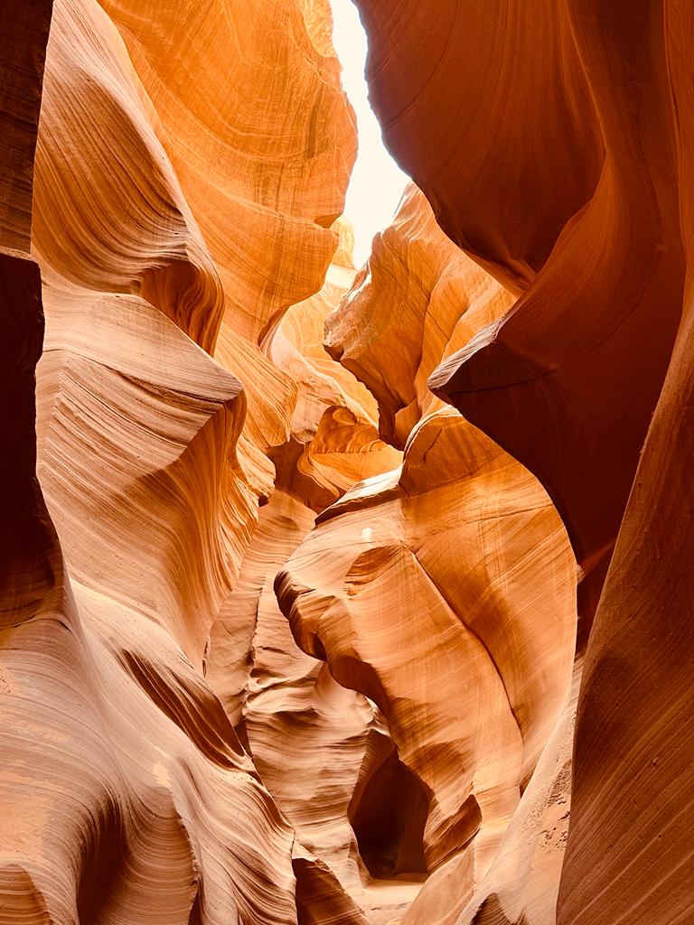 Lower Antelope Canyon Hiking Tour with Navajo Guide