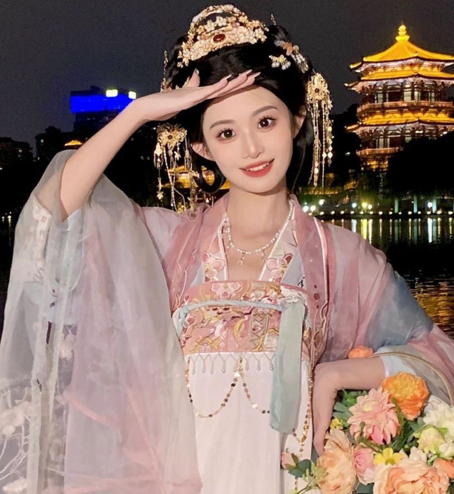 西安不夜城&大雁塔漢服▪跟拍體驗（精緻妝造+可選拍攝一對一+多樣服裝任選+古韻之美+滿分服務體驗）