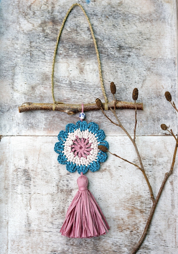 Hanji rosa rugosa ornament • Make a special interior decoration item out of traditional Korean paper. You can also give it as a special gift to your friends or family.   
