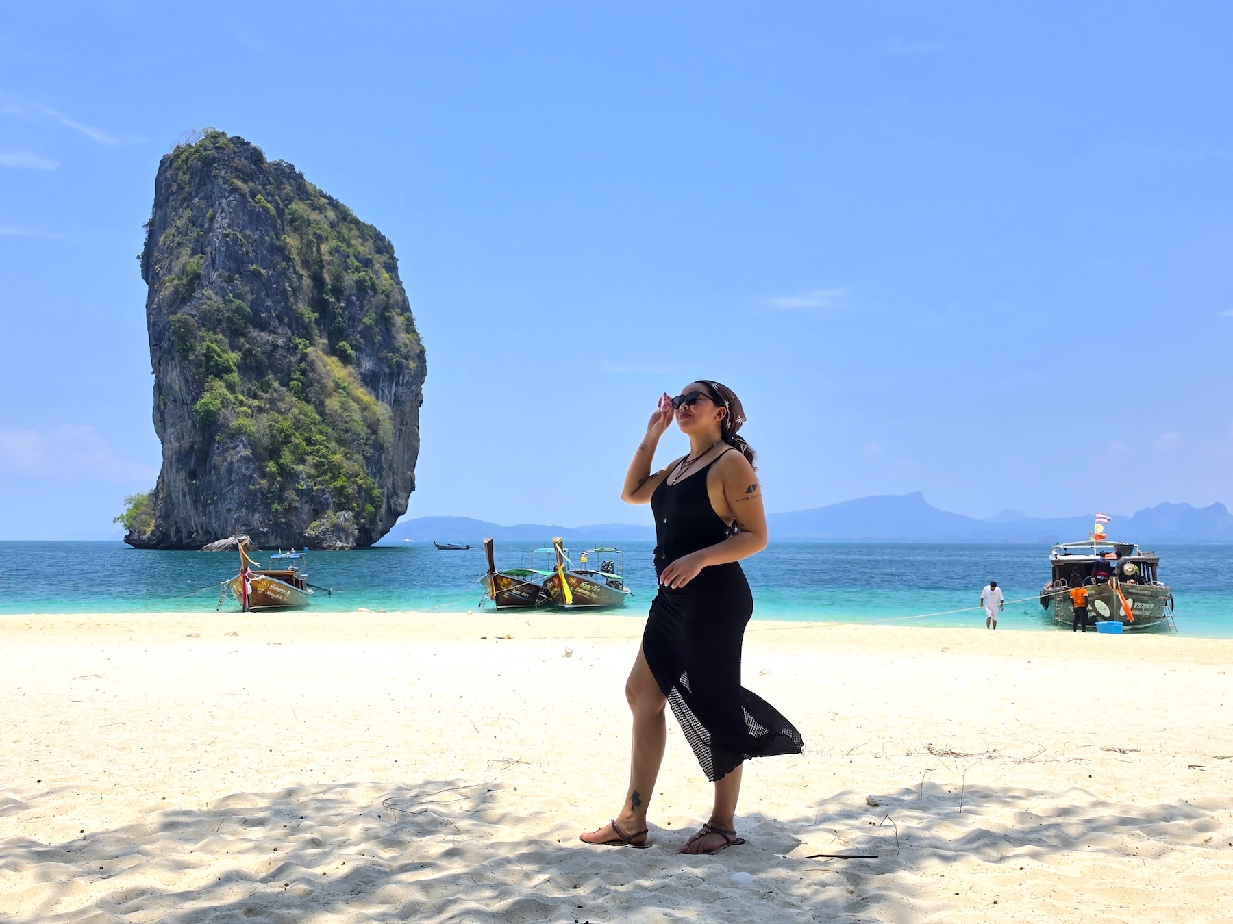 在波達島天堂般的海灘上放鬆身心，在清澈見底的海水中暢遊。