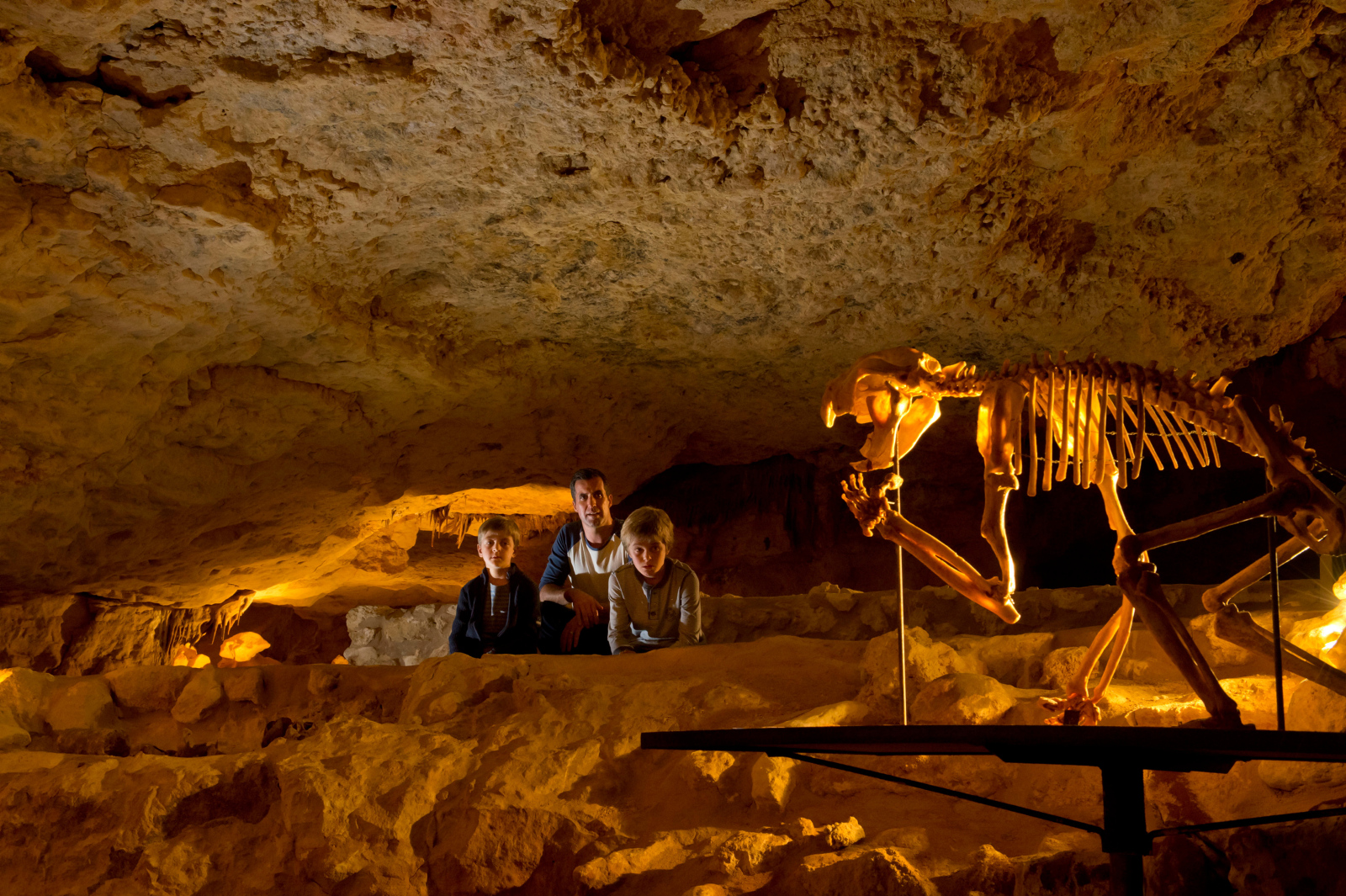 Caves, Cabernet and Kangaroos Full Day Tour