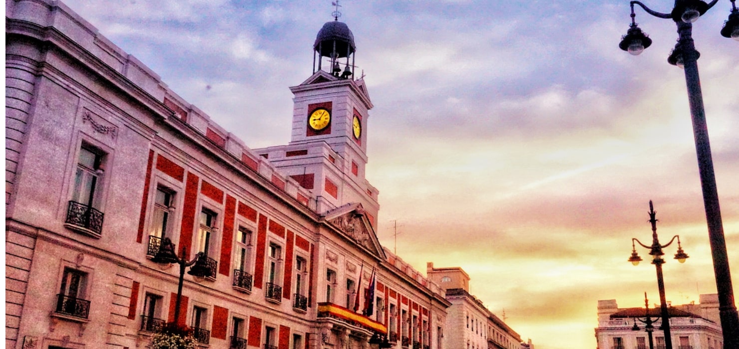 Madrid: Reina Sofia Museum & Walking tour 