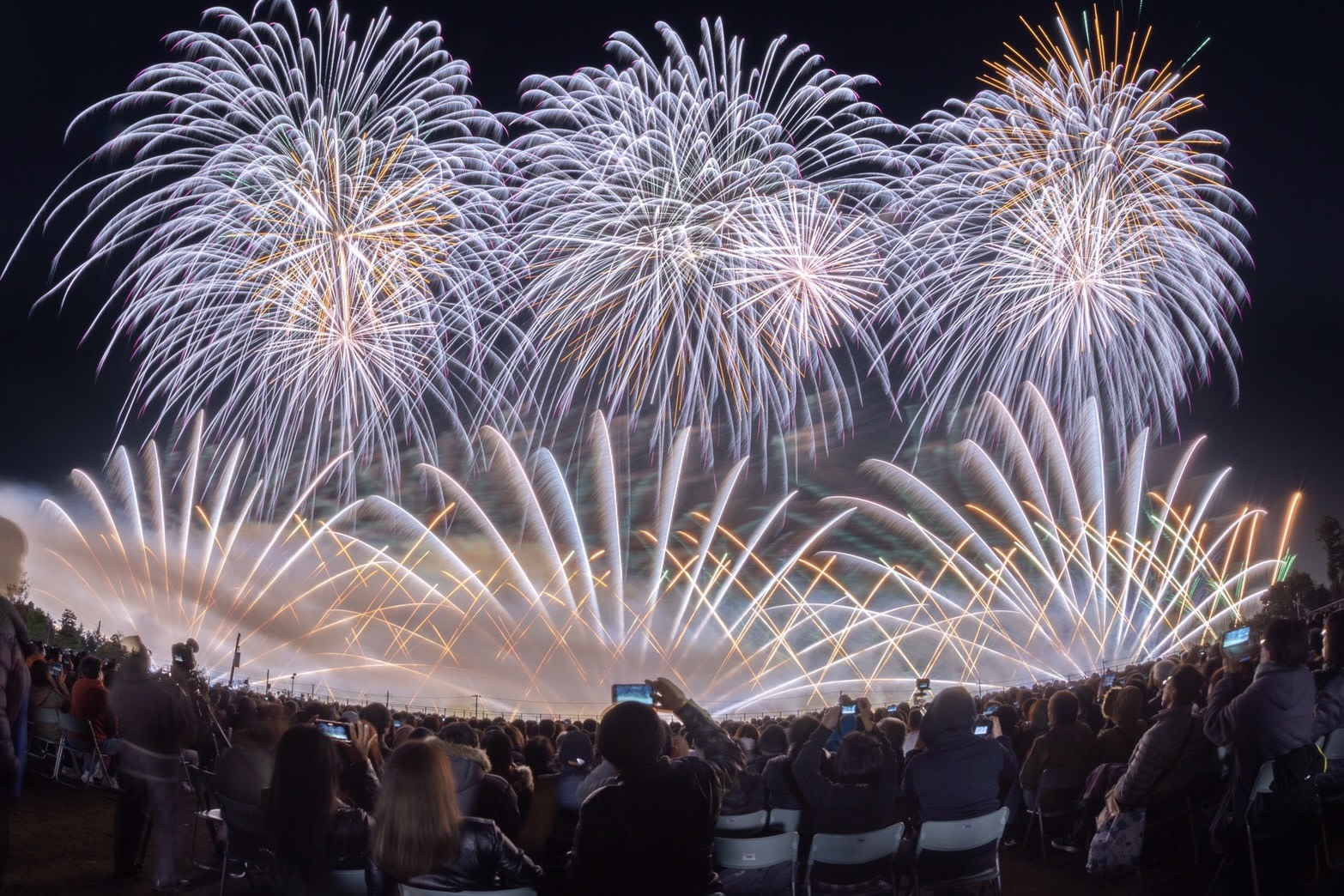 Enjoying from SS seats chosen by fireworks enthusiasts | NARITA Fireworks Festival in Imba Marsh Premium Fireworks Viewing Tour (Departing from Narita)