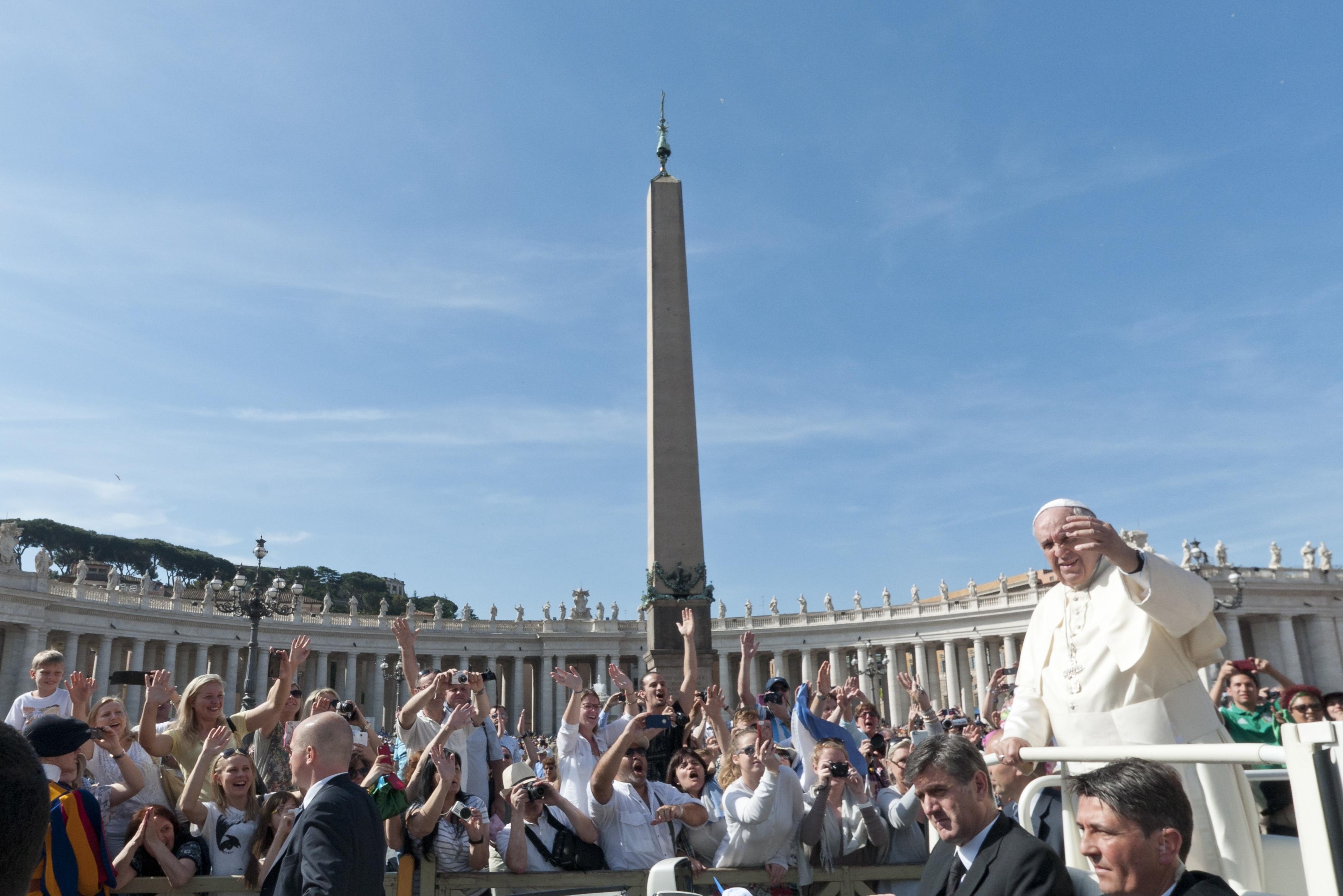 Piazza San Pietro Tour & Papal Audience Experience with Pope Francis