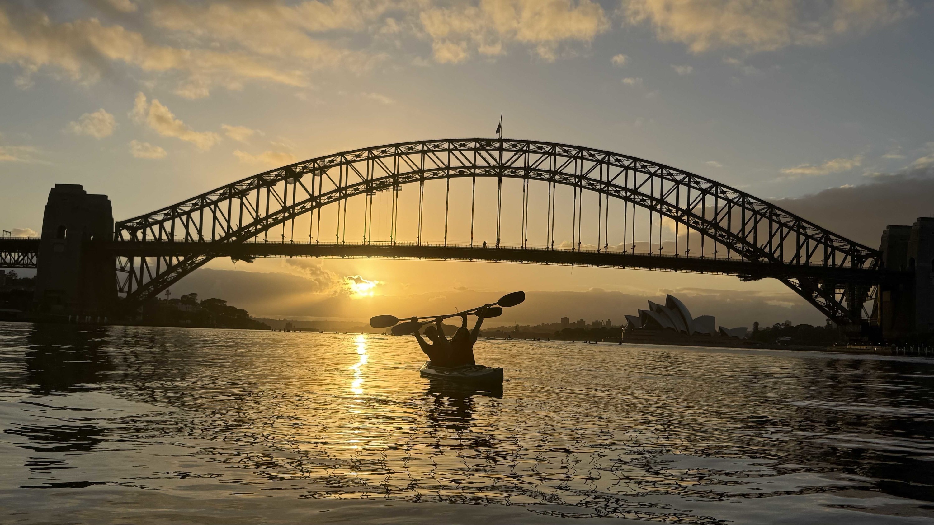 Sydney Harbour Bridge & Opera House Sunrise Kayak Tour