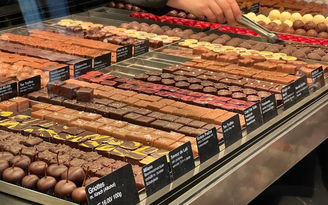 Zurich Chocolate Tasting & Old Town Tour with Lake Cruise