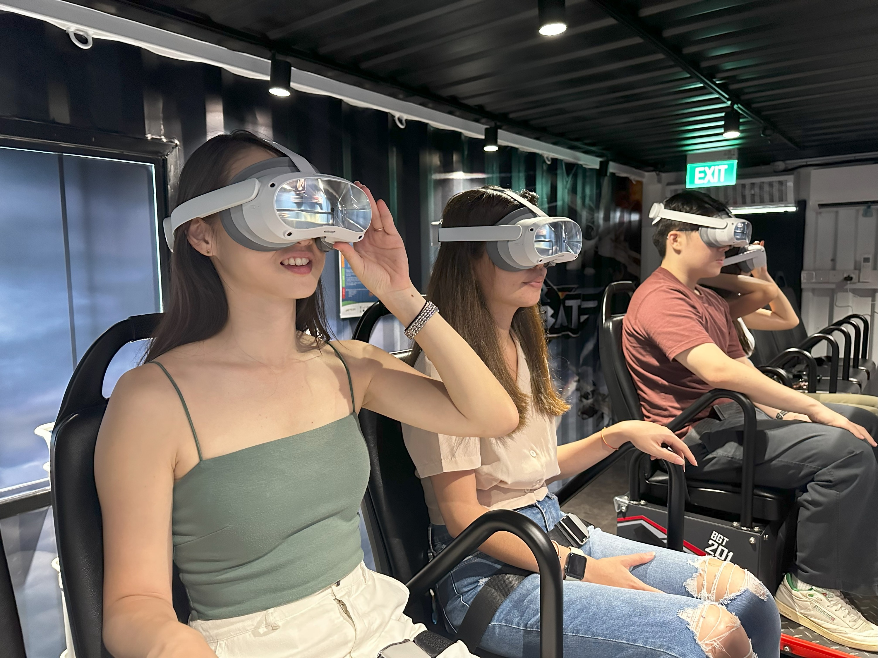 DinoVenture: Virtual Reality (VR) Dinosaur Encounter Experience