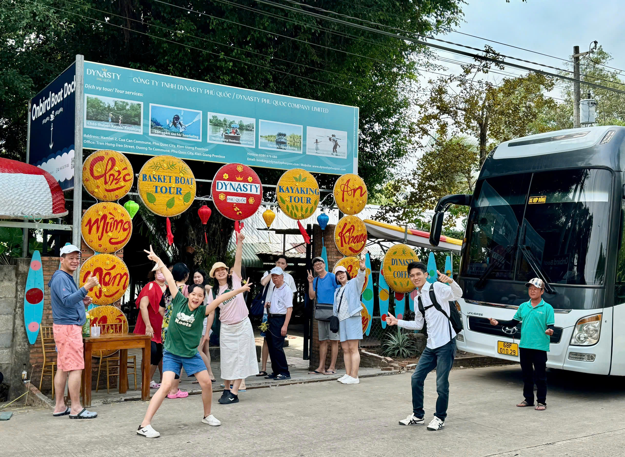 Basket Boat Tour & Kayak Tour (Dynasty Phu Quoc)
