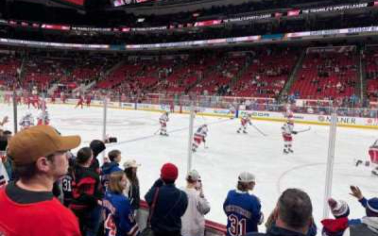 見證令人屏息的進球、強勁的衝撞,以及讓球迷坐立難安的快節奏比賽 見證令人屏息的進球、強勁的衝撞,以及讓球迷坐立難安的快節奏比賽