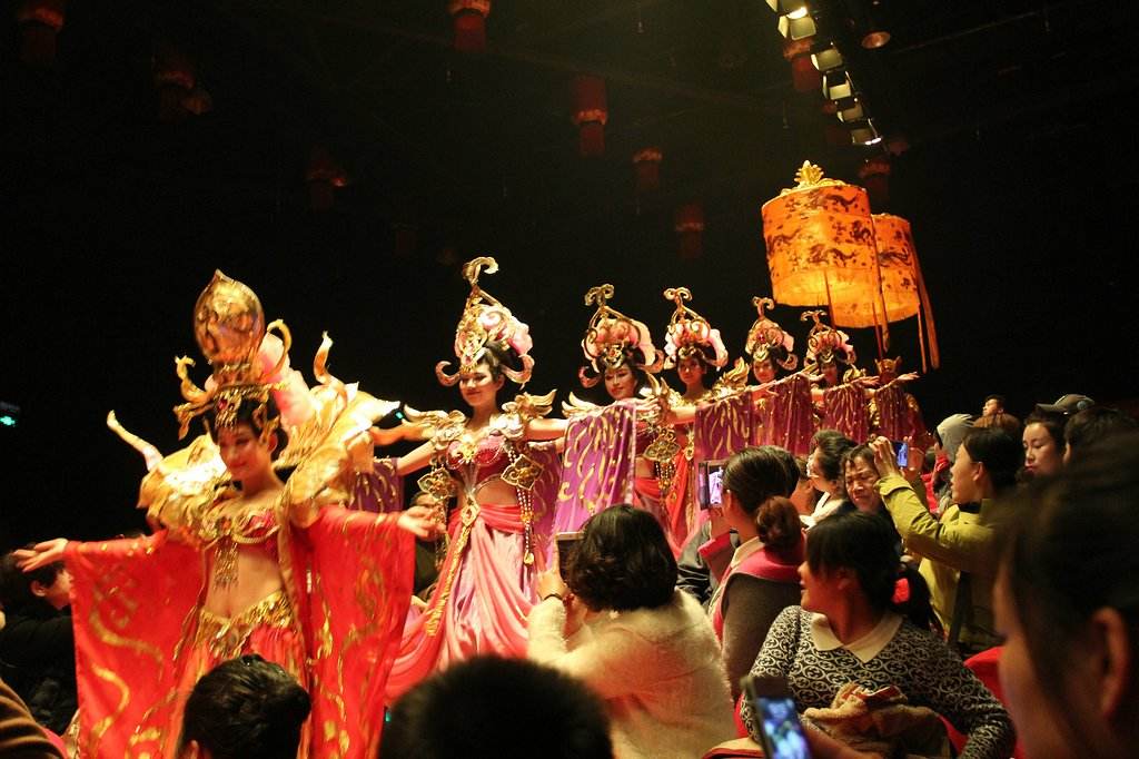 上海/杭州/蘇州/南京往返烏鎮+杭州暢遊江南2日遊（烏鎮西柵+遊西湖+雷峰塔+夜宿古鎮+漫步西柵賞夜景）