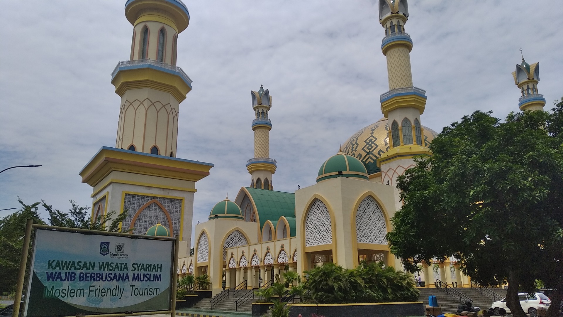 Lombok Private Mataram City Day Tour