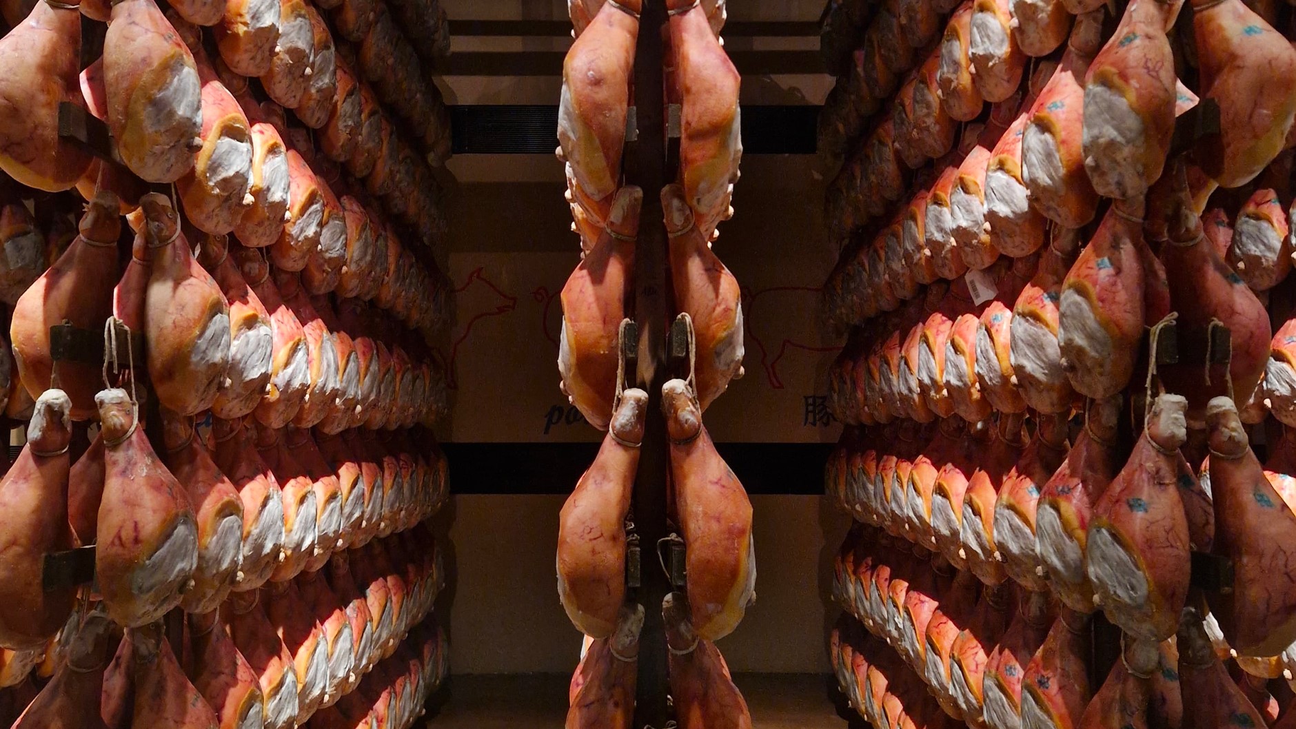 Discover the delicate art of prosciutto production, where tradition and flavor come together perfectly