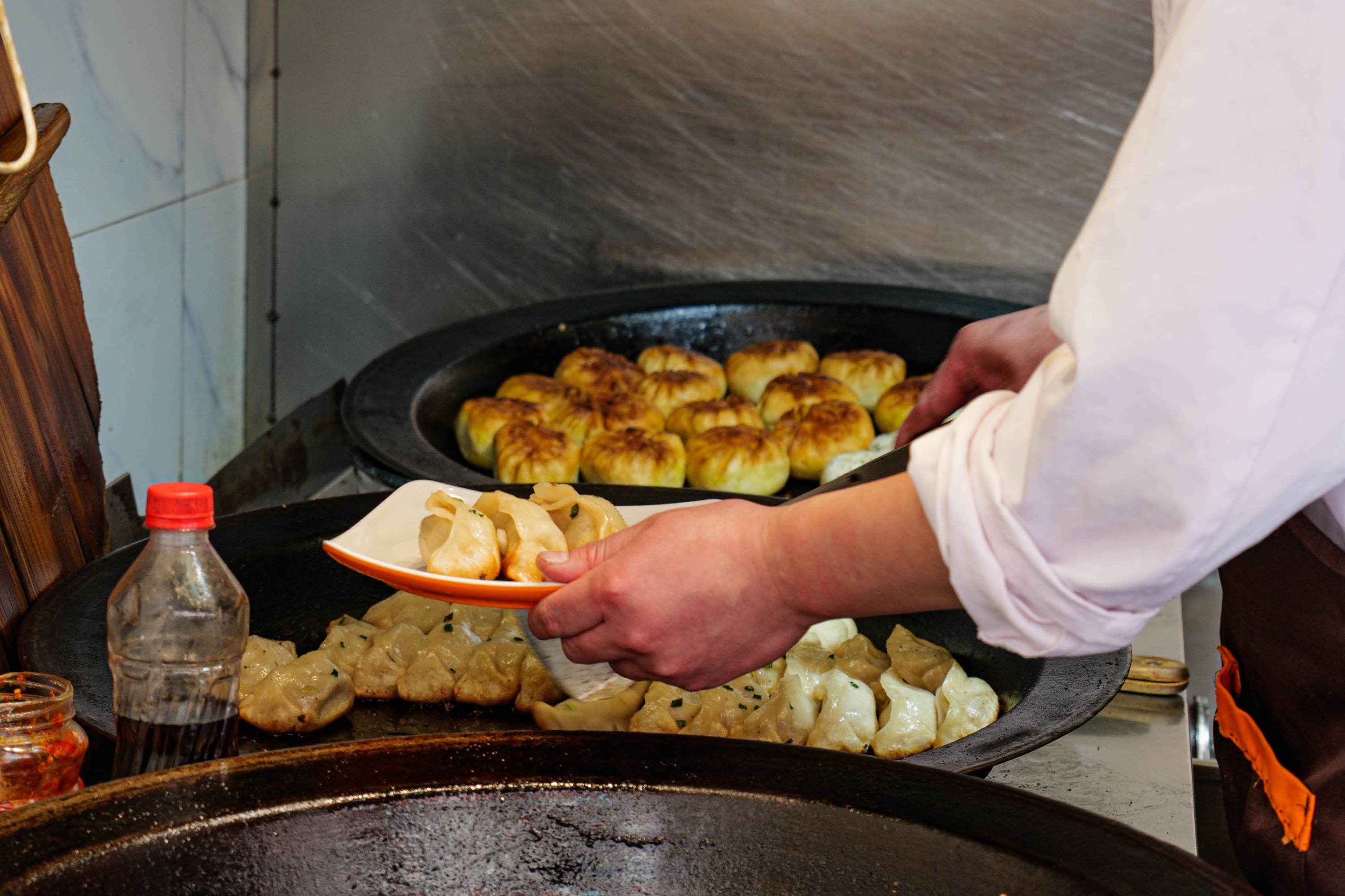 Authentic Local Food Tour in Central Shanghai