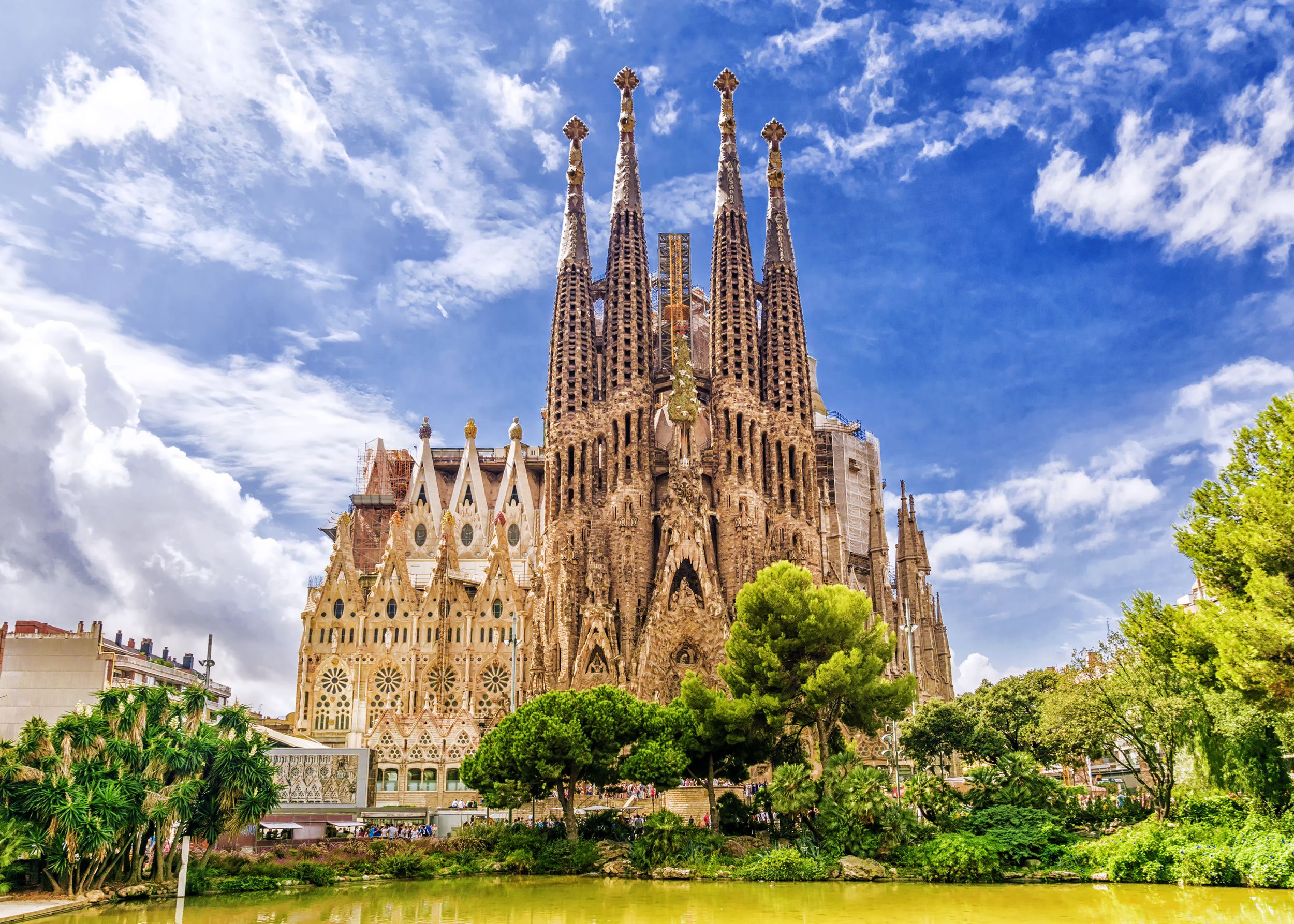 A Must-See in Barcelona: The History and Art of Sagrada Familia