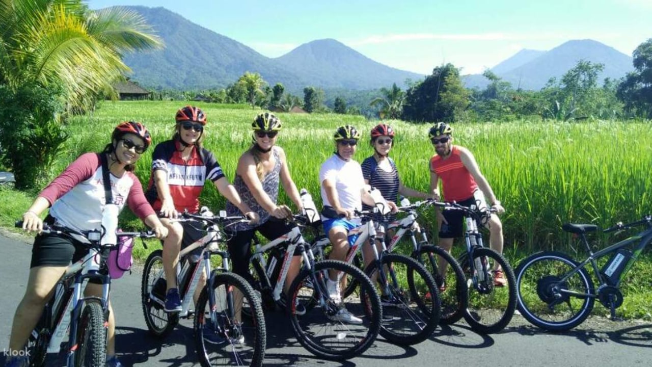 Lombok Rice Terraces & Lawah Cave Private Bike Tour