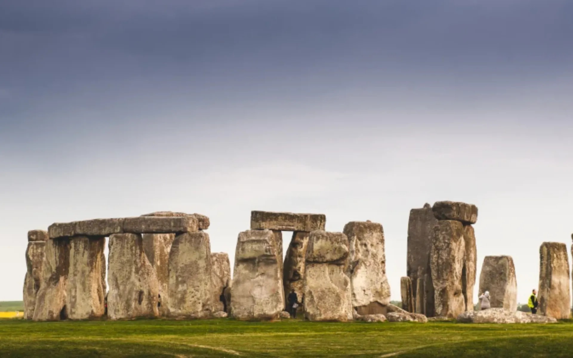 Stonehenge and Winchester Historical Day Tour from London
