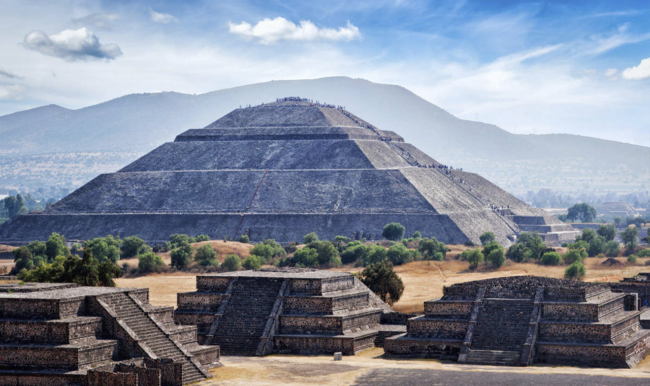 Private Tour at Teotihuacan Pyramids in Mexico City with Transport
