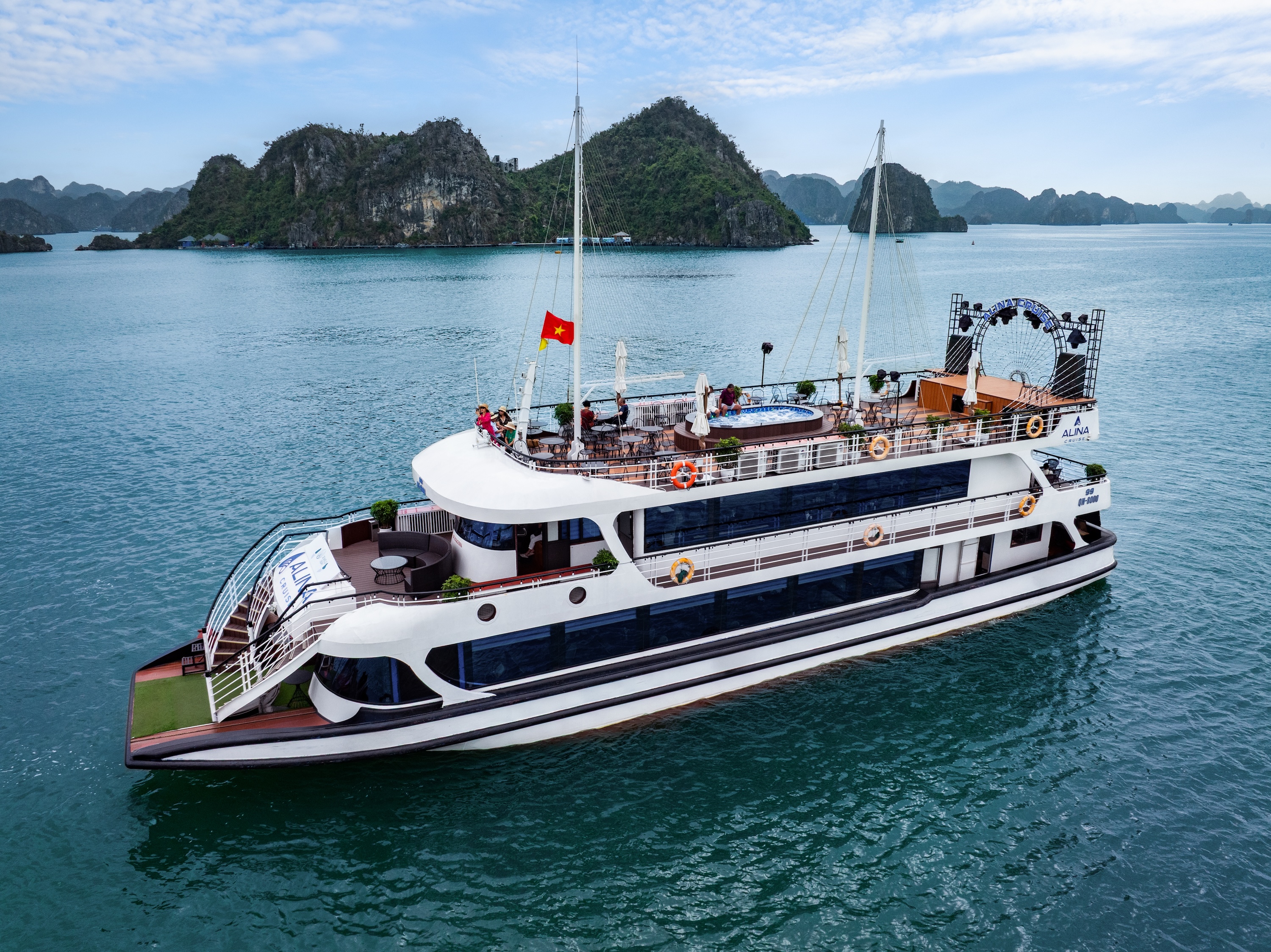 Alina Day Cruise: Ha Long Bay Tour with Sung Sot & Ti Top