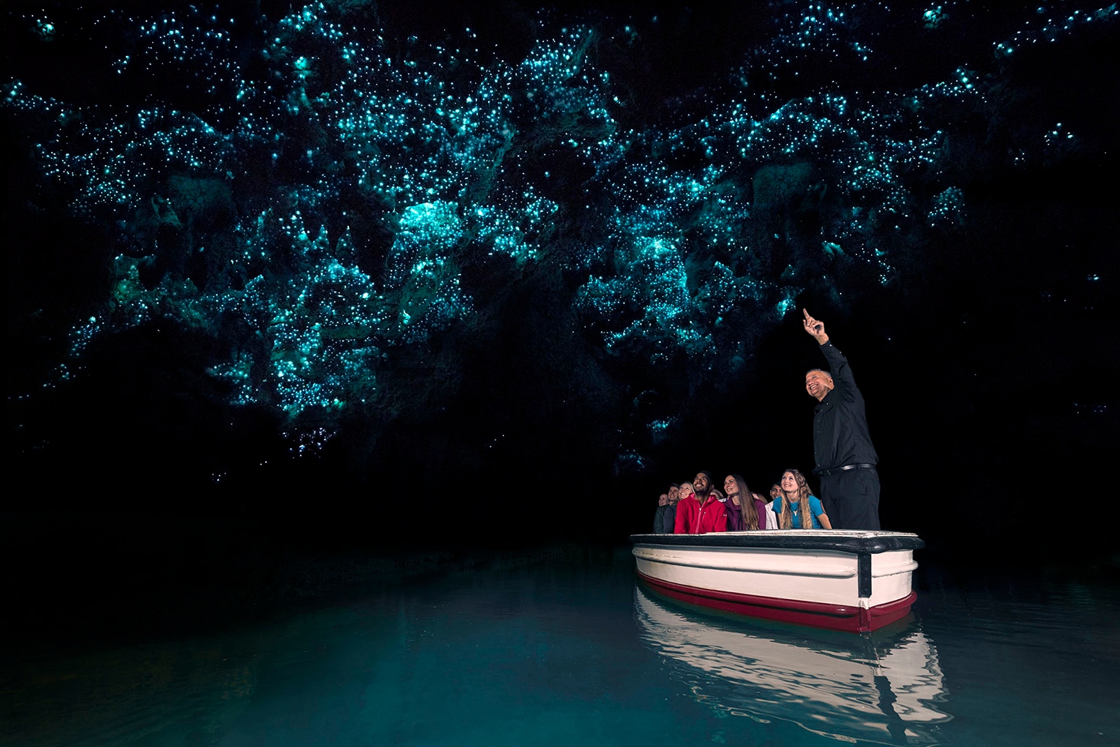 霍比屯 (Hobbiton) 與懷託摩洞穴 (Waitomo Caves) 之旅