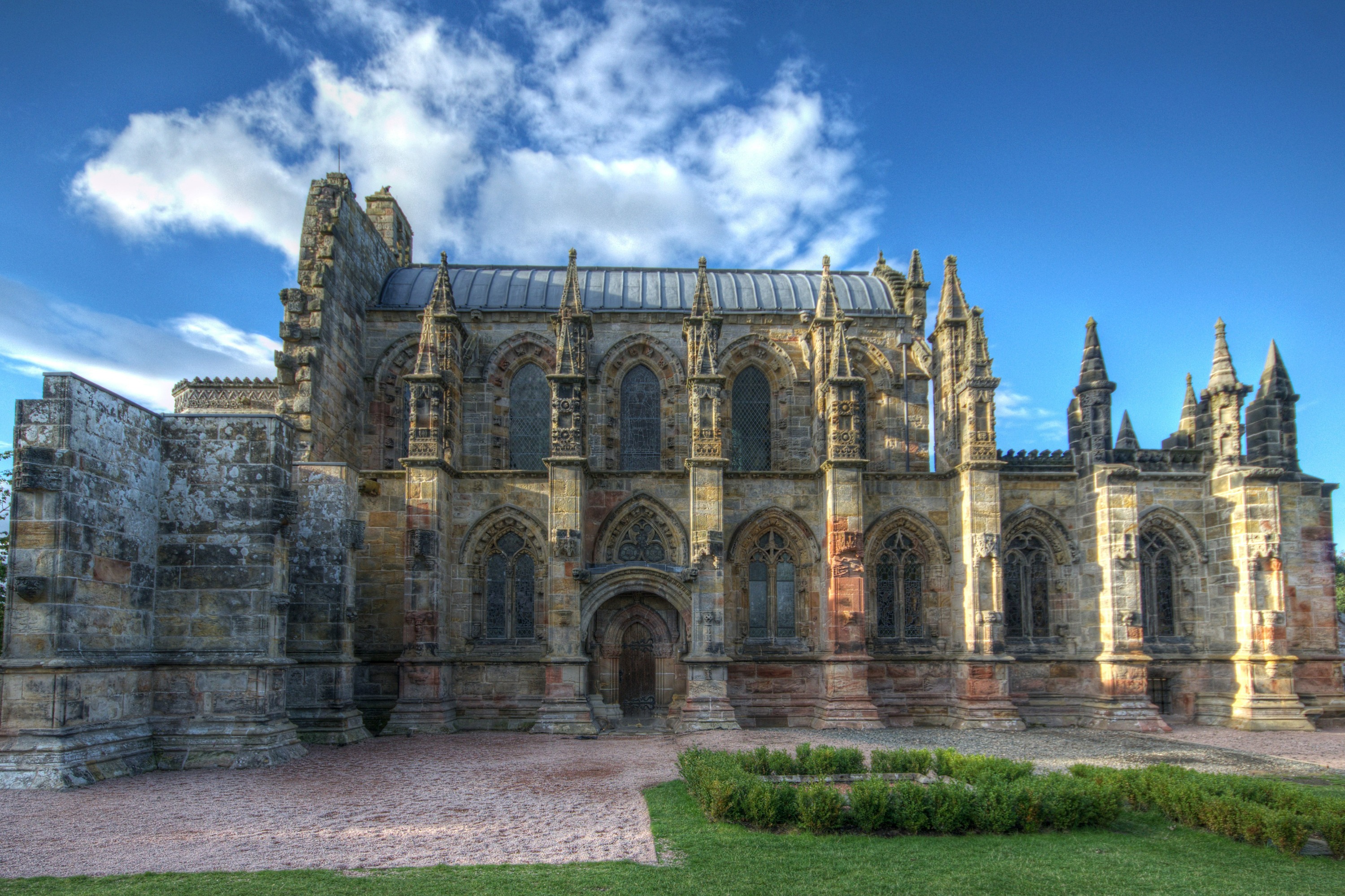 Rosslyn Chapel, Borders & Glenkinchie Distillery Tour from Edinburgh