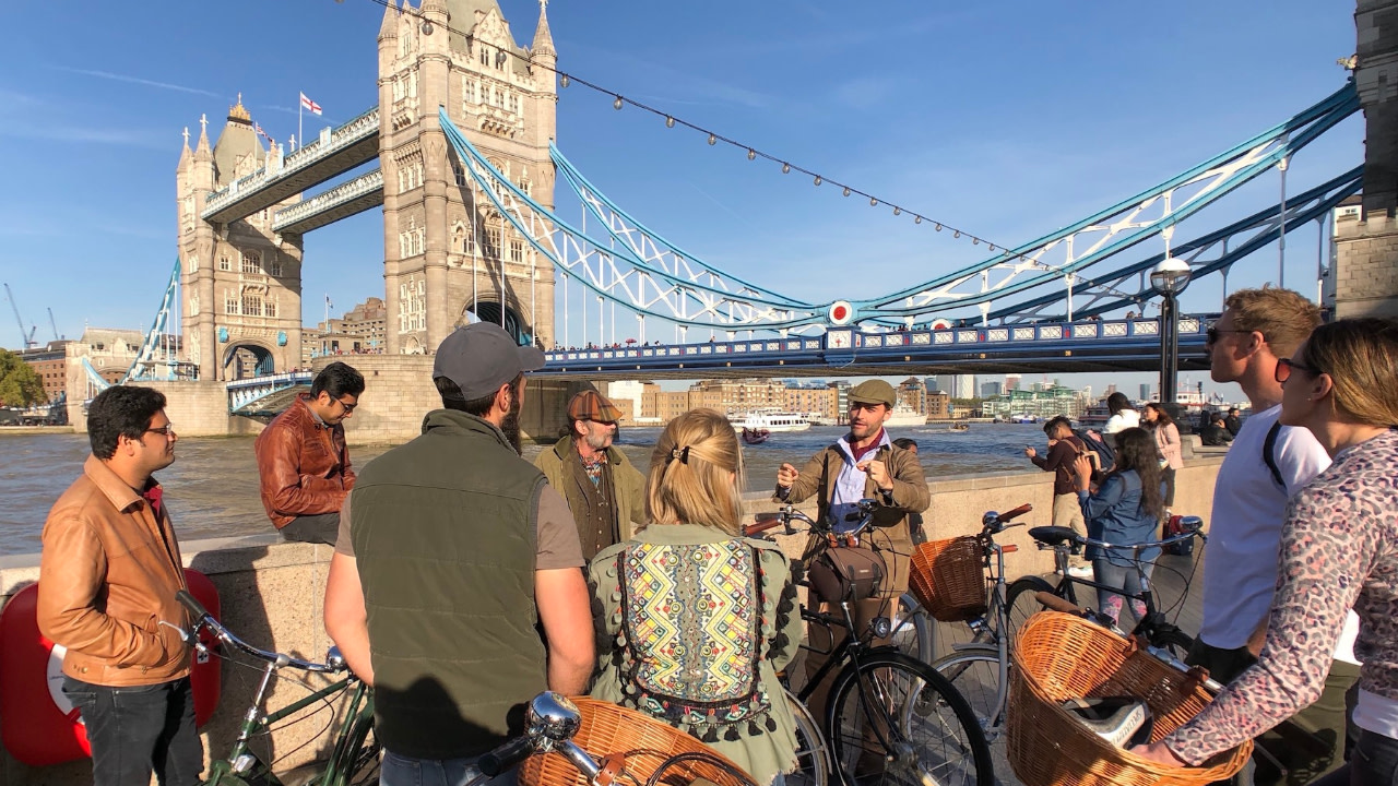 London City Highlights Half-Day Private Bike Tour