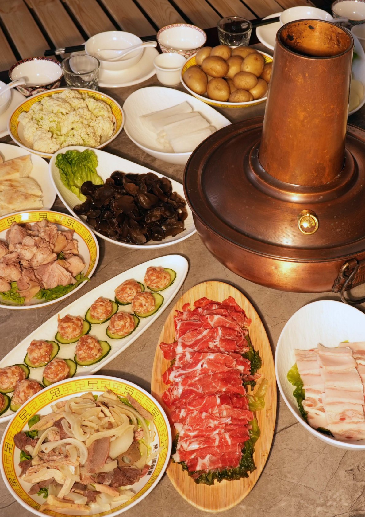 Van · Cloud Top Tibetan Feast | Jiuzhaigou Scenic Area Branch