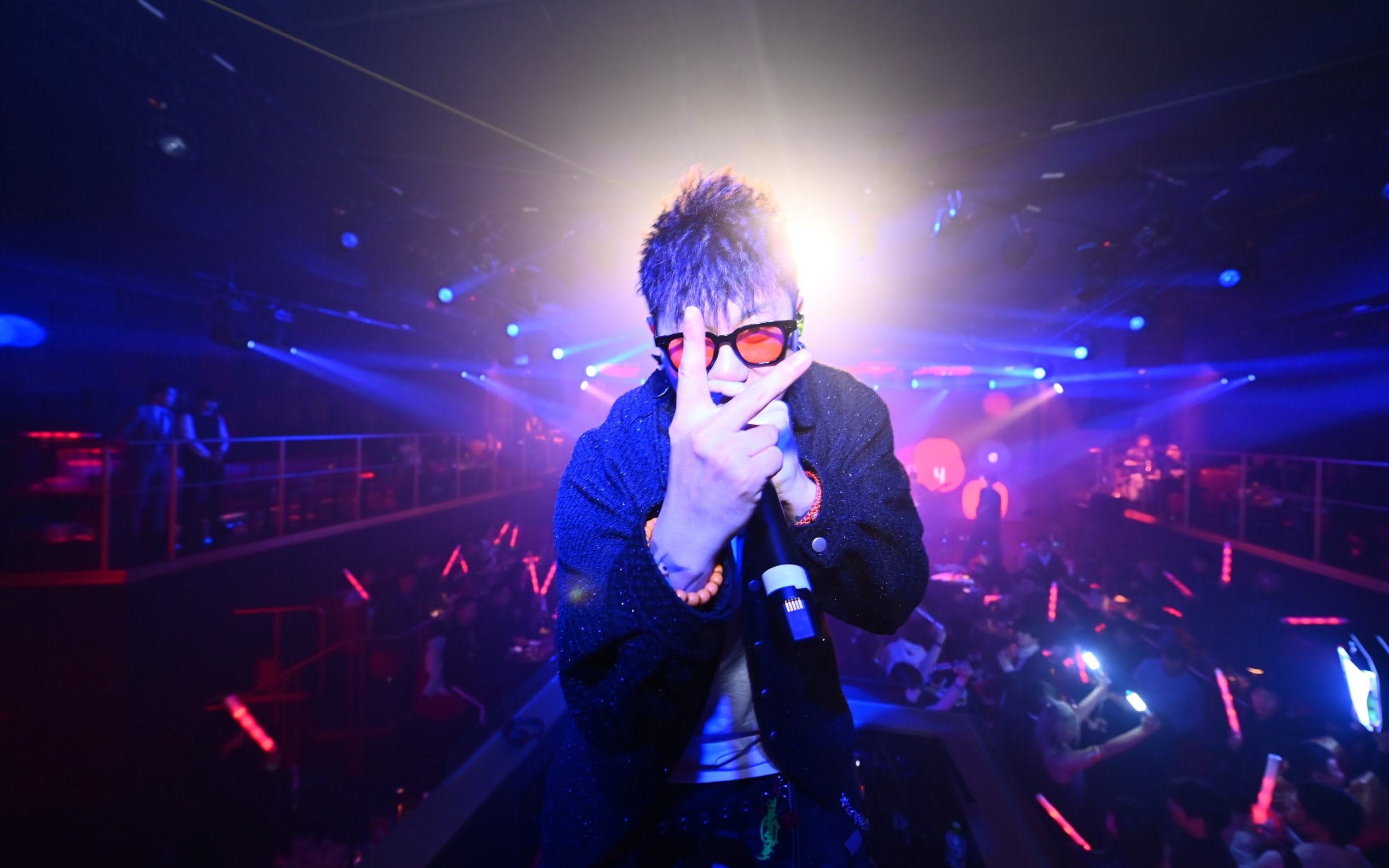 Osaka: PICCADILLY PREMIUM Live Show & Nightclub Tickets