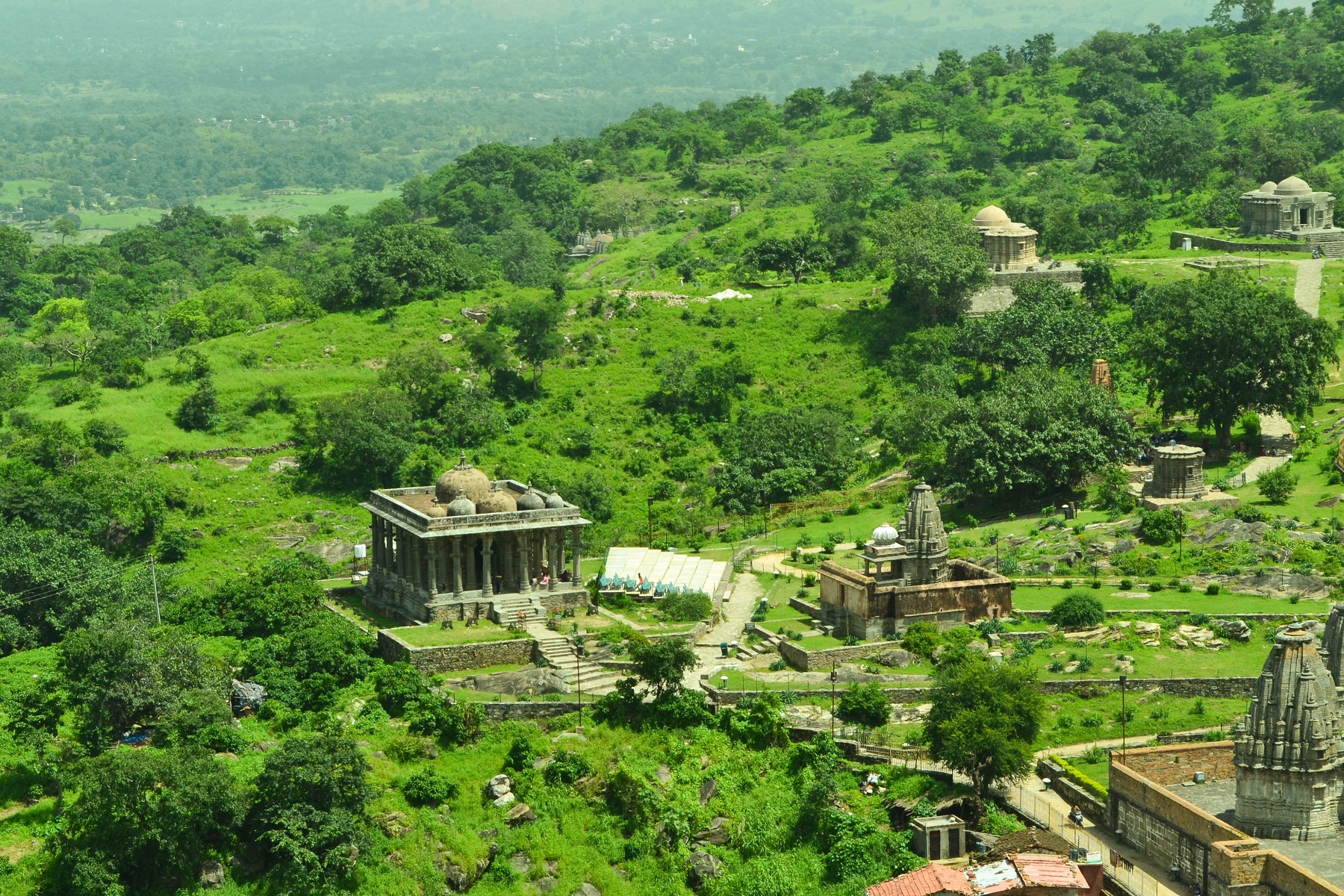 See Ranakpur Temple & Kumbhalgarh Fort with Mt Abu Drop from Jodhpur