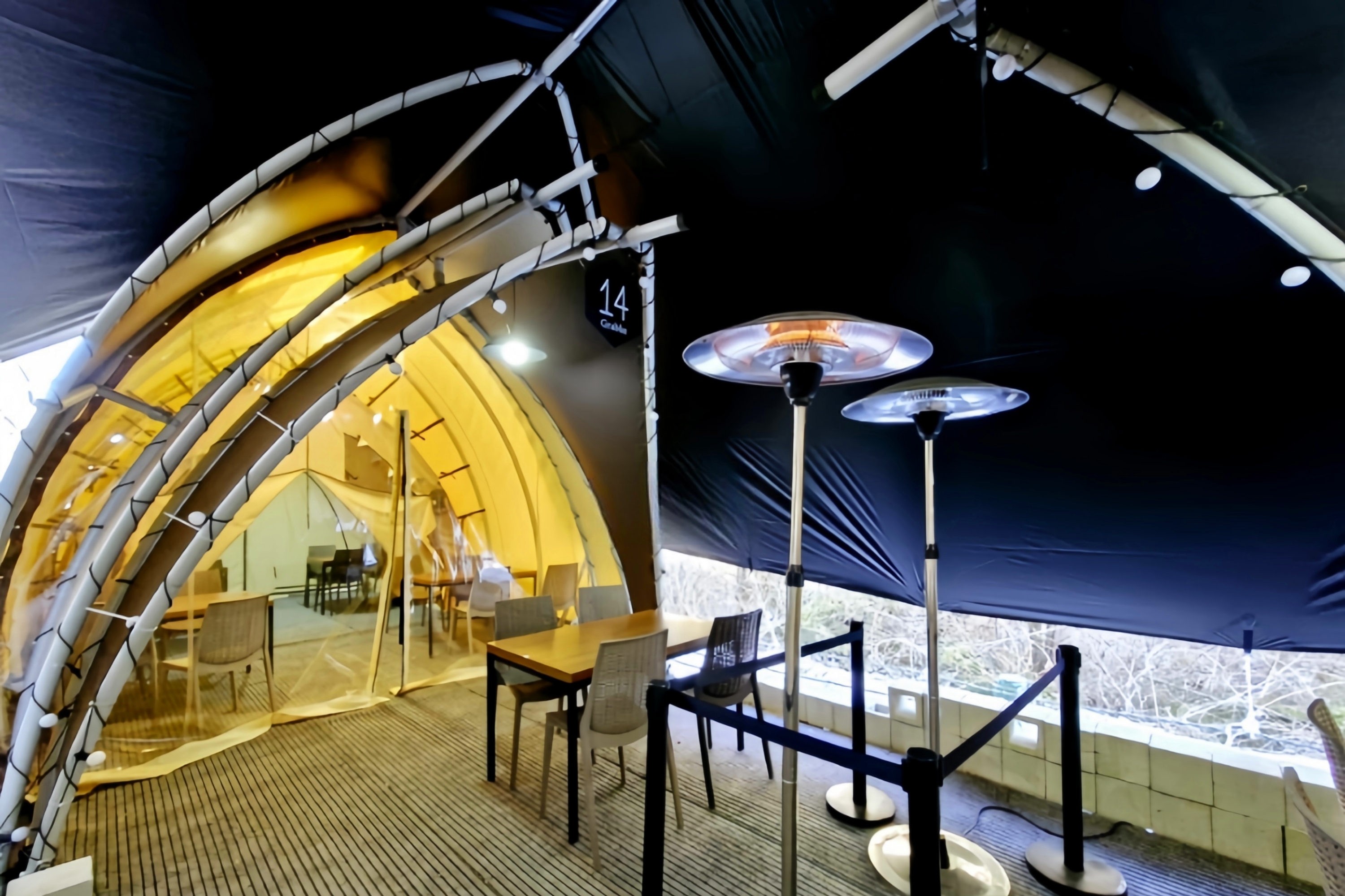 滑雪休息帳篷：位於滑雪道旁，方便您快速回到雪場繼續滑雪。