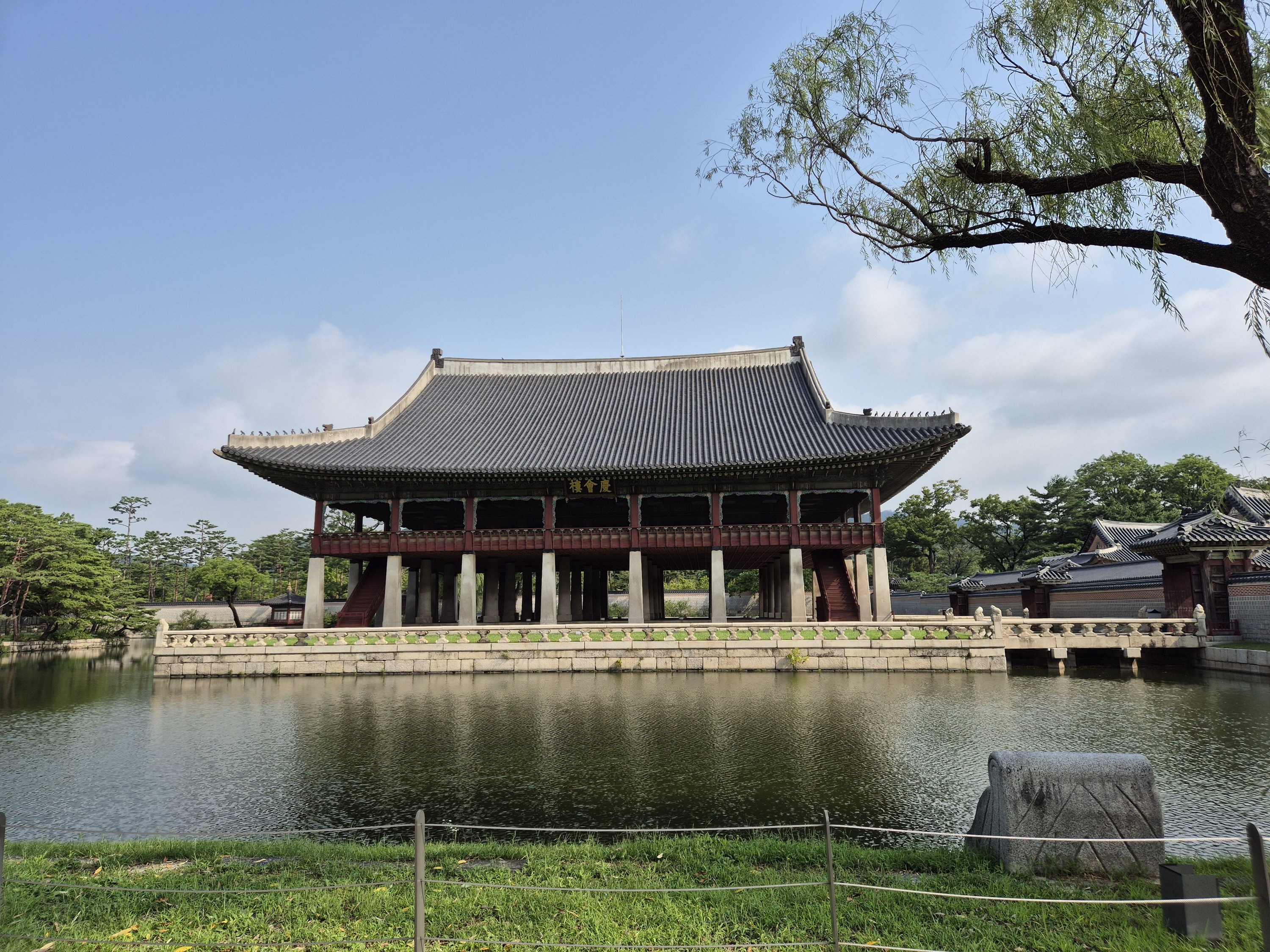 Seoul Gyeongbokgung Palace & Ikseondong Hanok Village Full-Day Private Experience