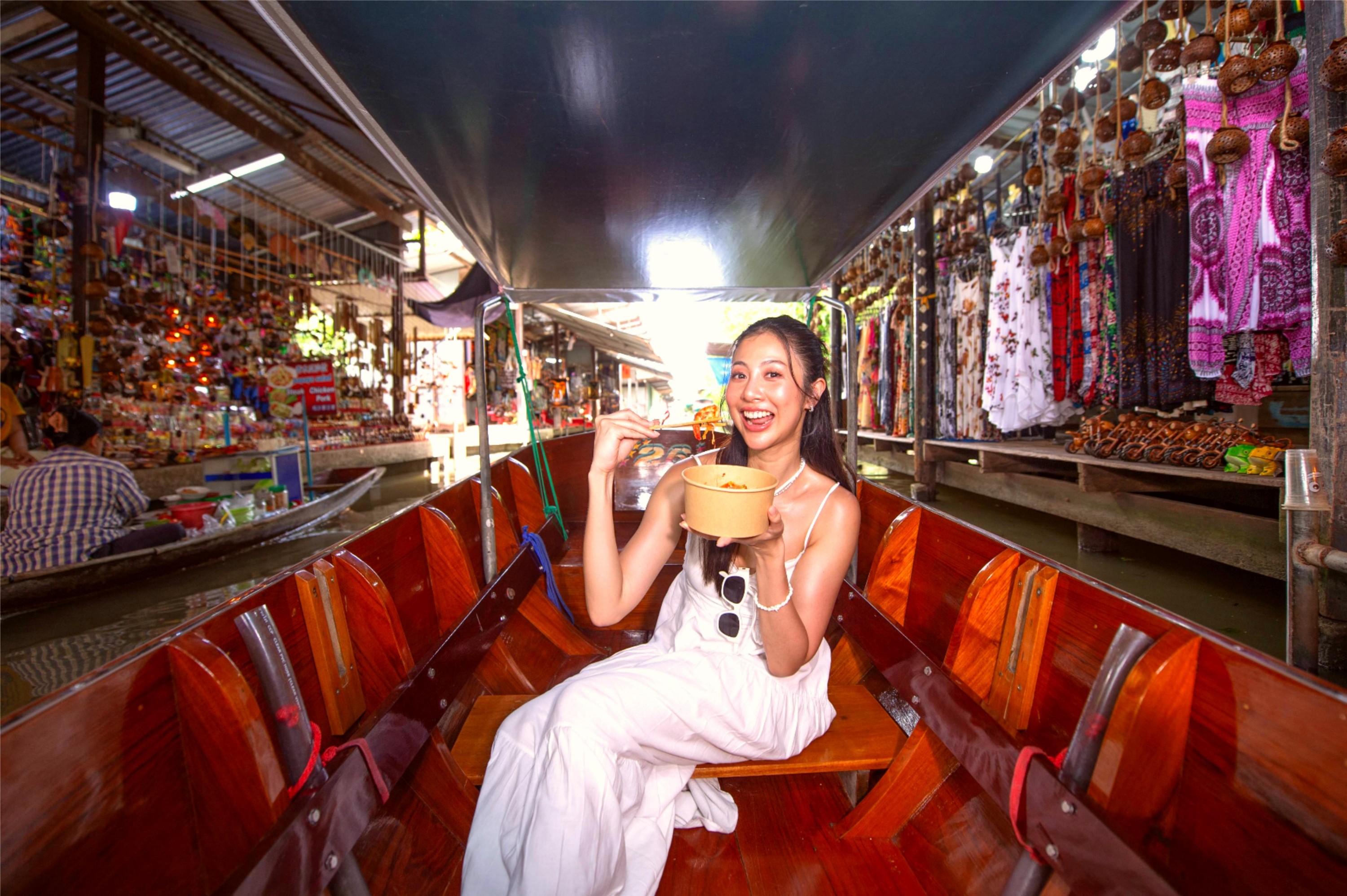 丹嫩沙多水上市場 (Damnoen Saduak Floating Market) 米其林美食一日遊