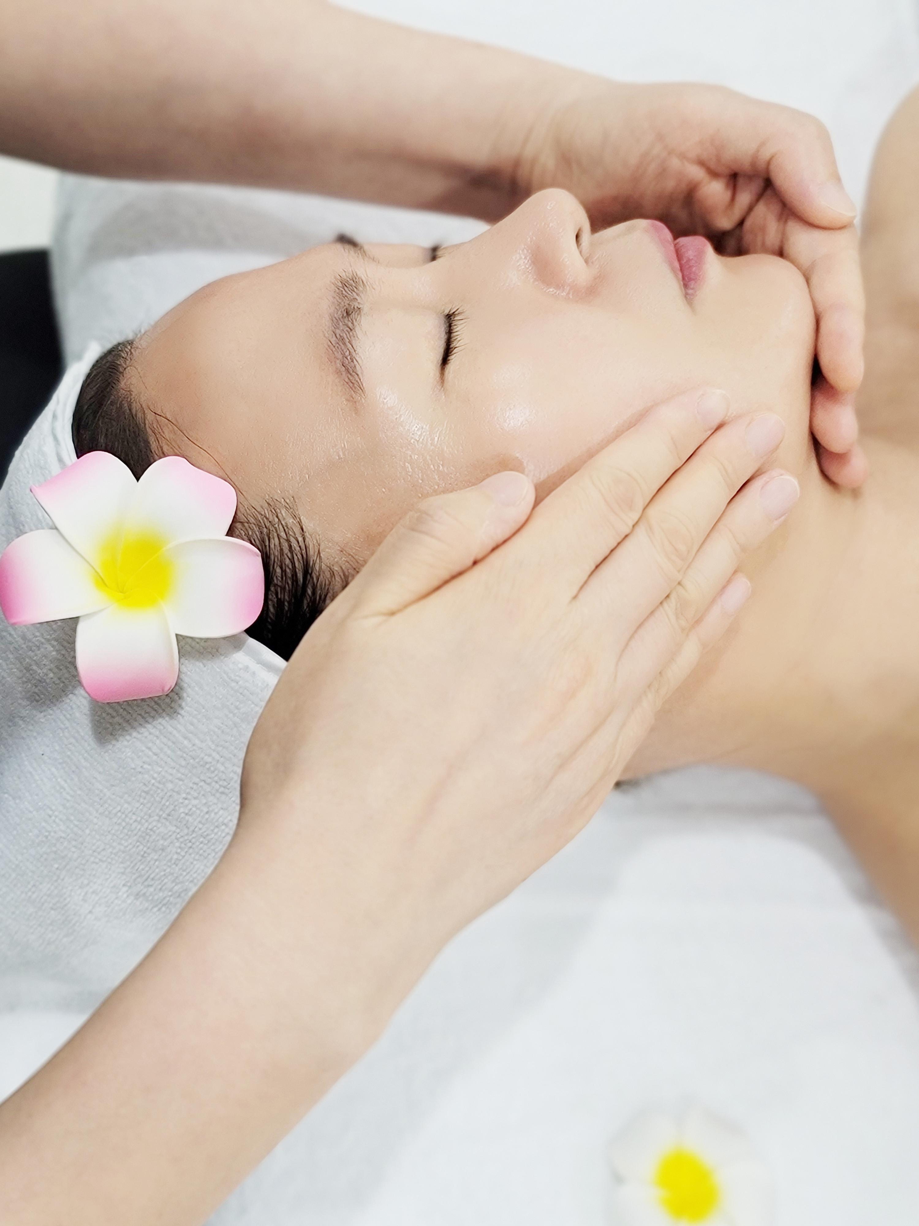 Seoul Facial Care Experience by Line Esthe in Myeongdong